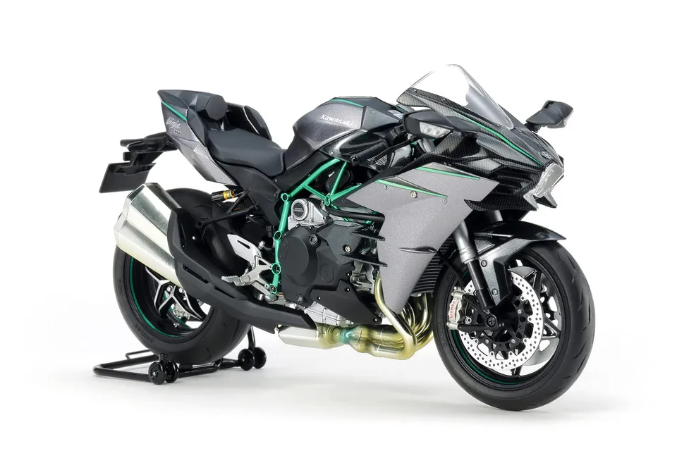tamiya-static-models-kawasaki-ninja-h2-carbon-14136-1-12 image 1