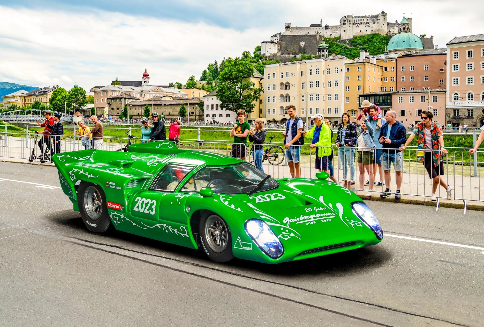 carrera-digital-124-lola-t70-mkiiib-gaisberg-2023-slotcar-1-24 image 3