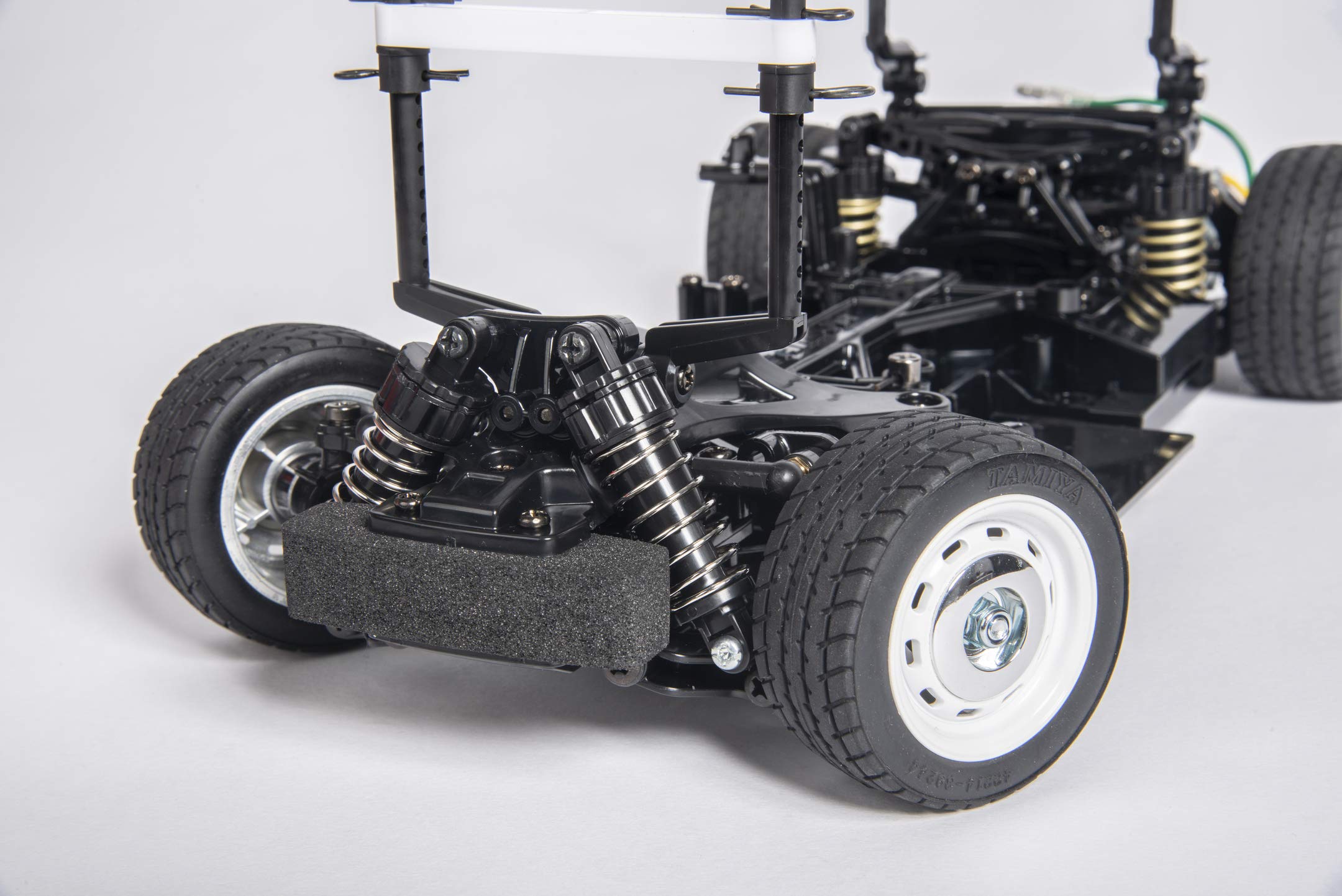 tamiya-58668-vw-bus-type-2-t1-m-06-1-10-rc-bausatz-unlackiert image 4