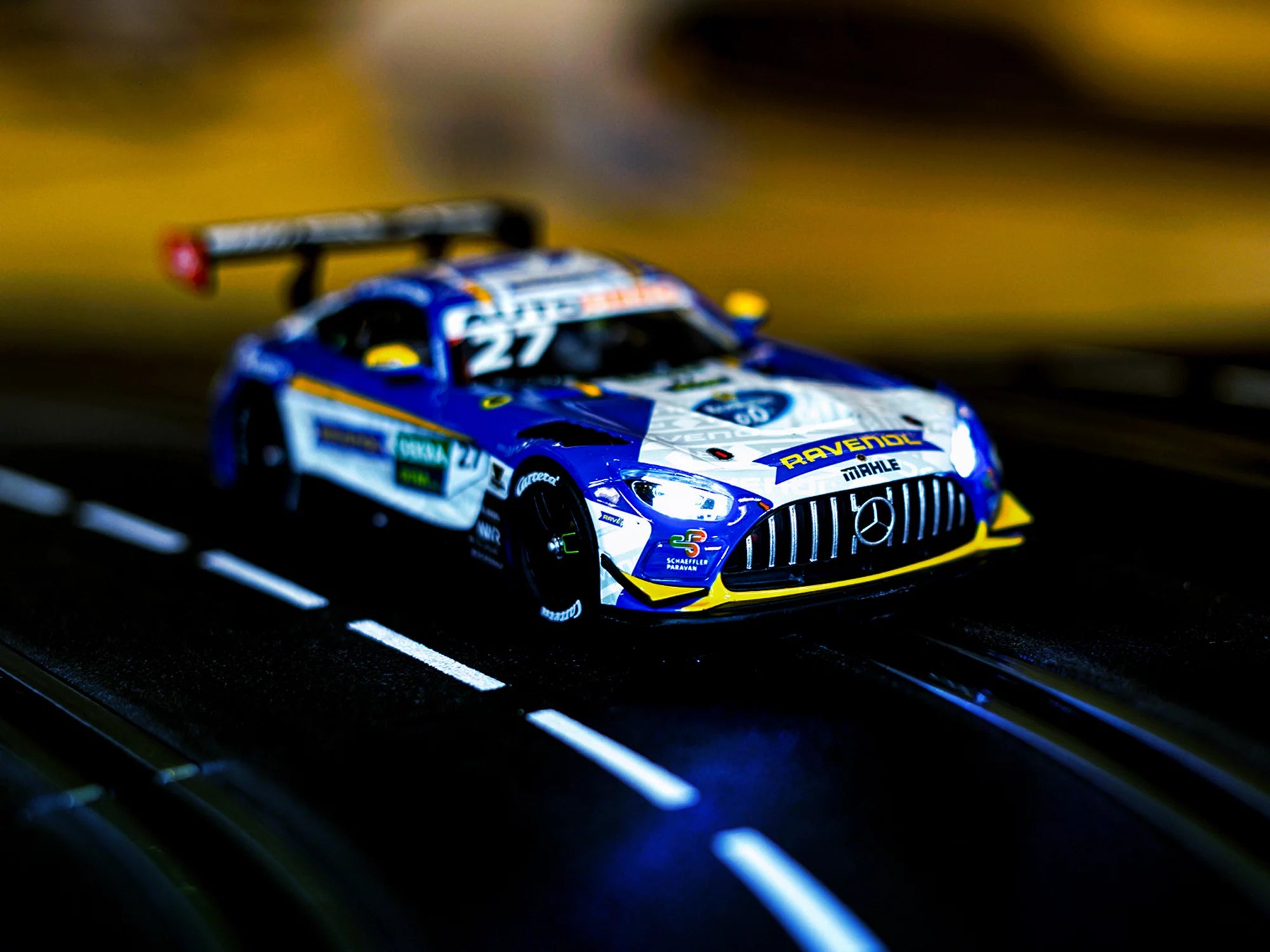 carrera-digital-132-mercedes-amg-gt3-evo-no-27-slotcar image 3