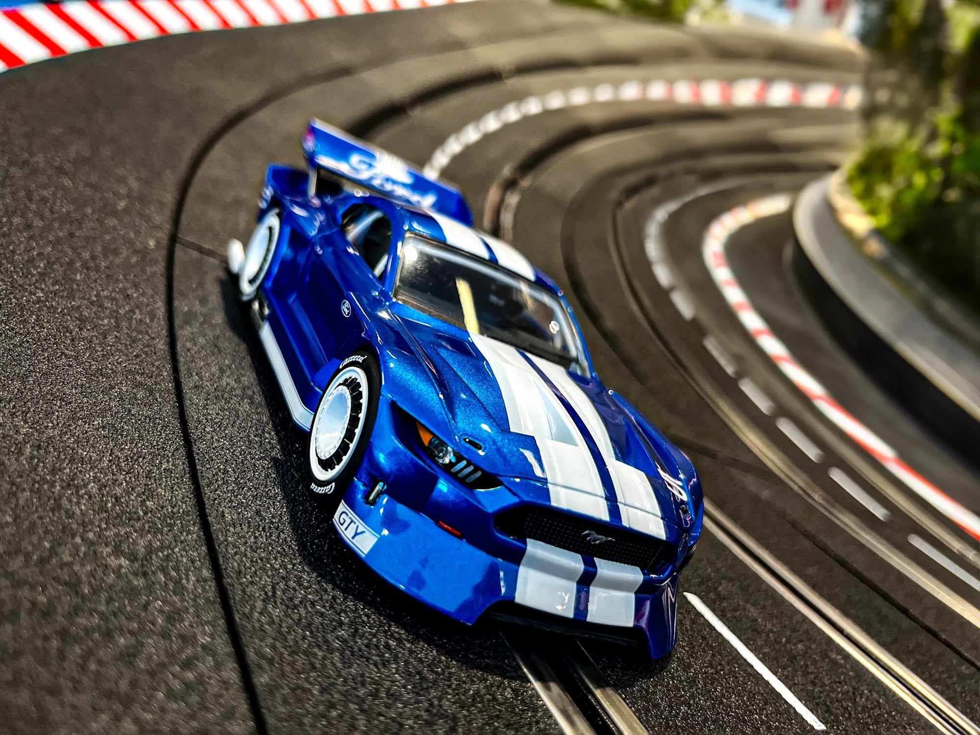 carrera-digital-132-ford-mustang-gty-no-5-slotcar-1-32-blau image 5