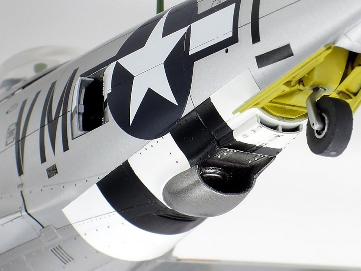 tamiya-300061090-p-47d-thunderbolt-modellbausatz-1-48-unlackiert image 8