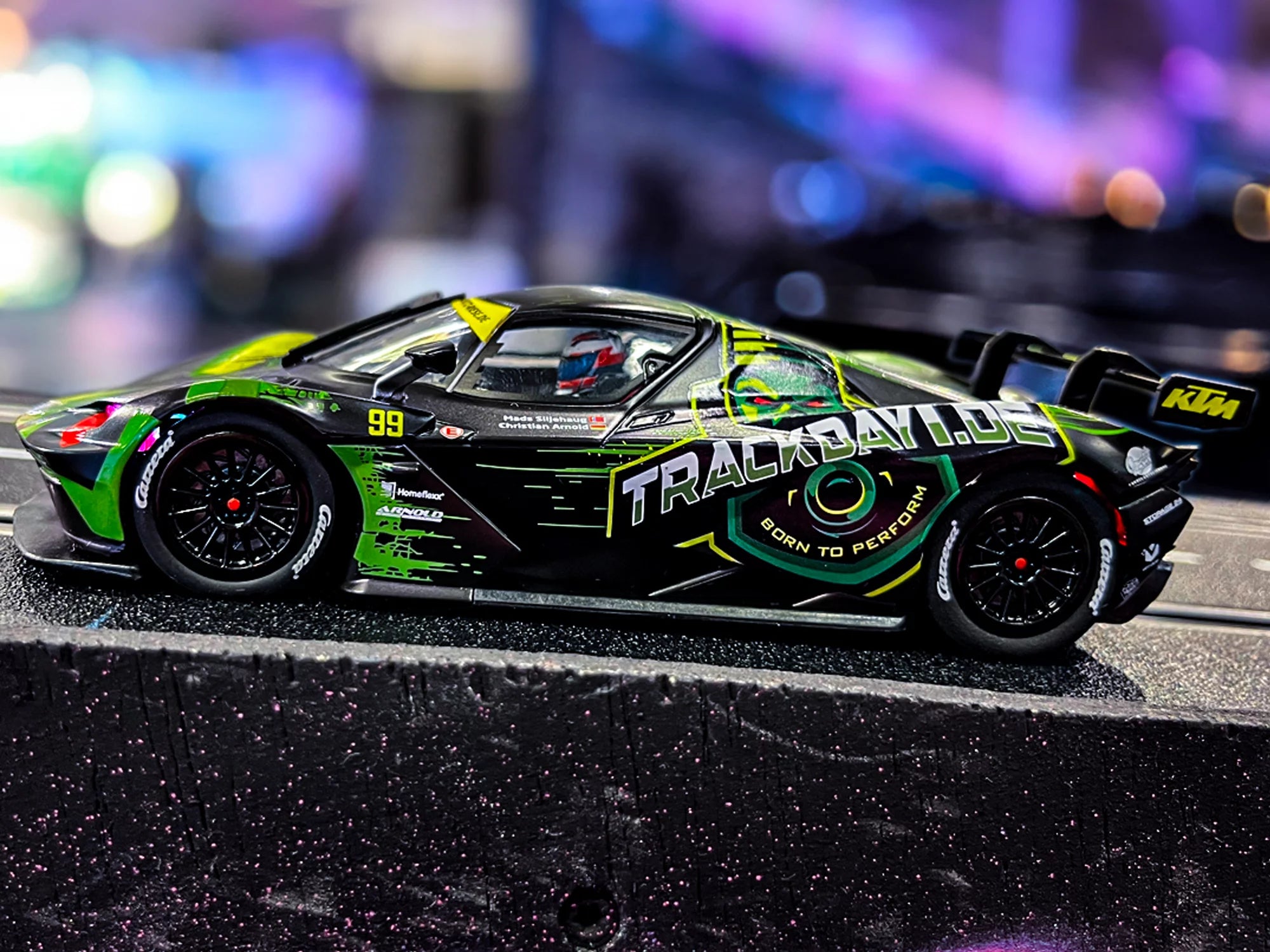 carrera-digital-132-ktm-x-bow-gt2-slotcar-trackday1-de image 3