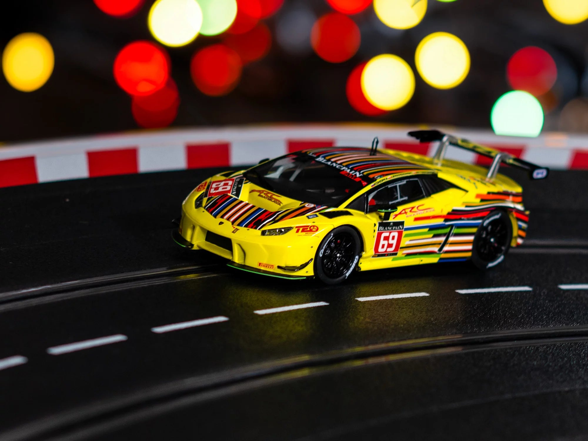carrera-digital-132-lamborghini-hurac-n-gt3-no-69-slotcar-1-32 image 2