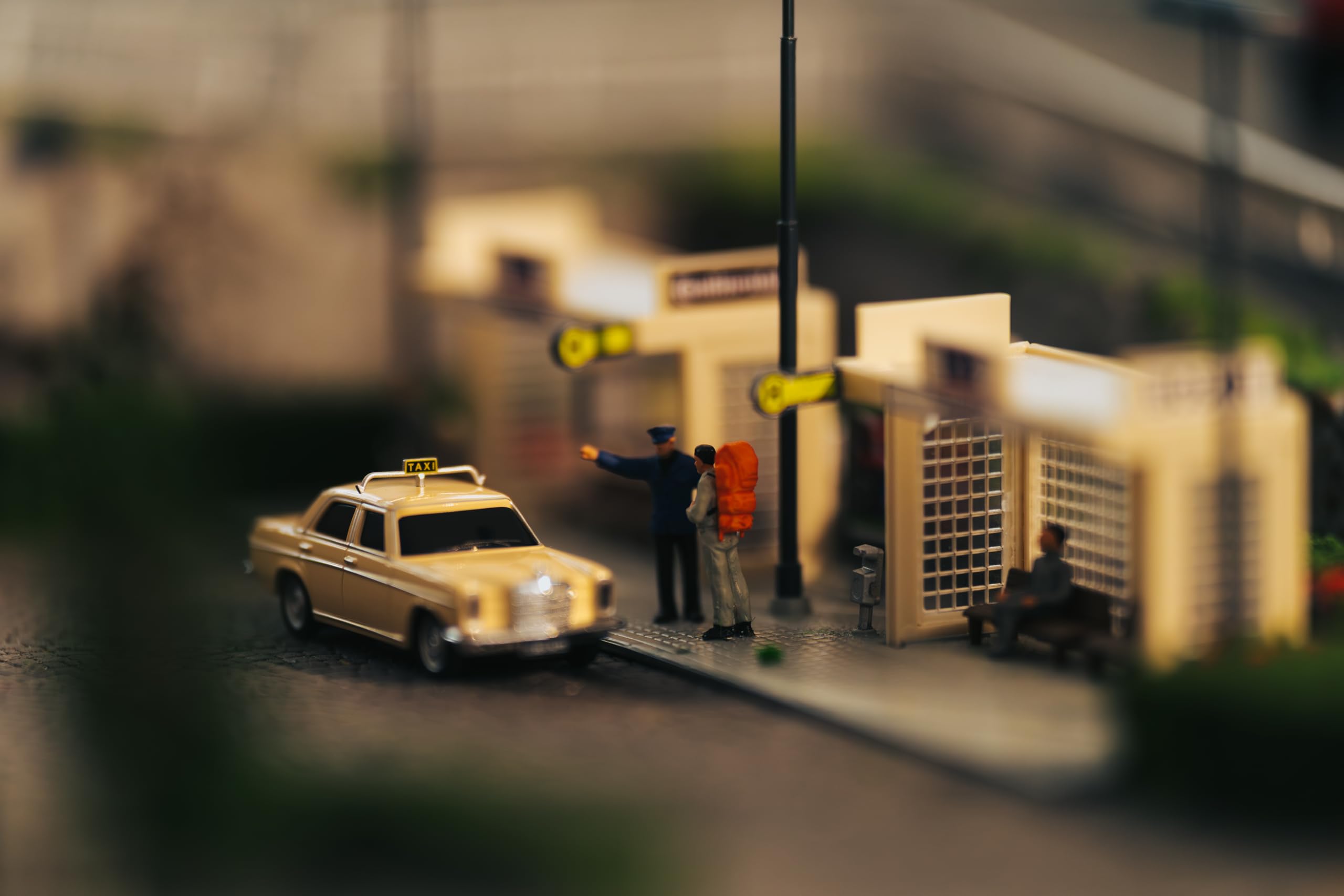 carson-500504171-mercedes-200-8-taxi-rc-auto-1-87-rtr-mit-led image 2