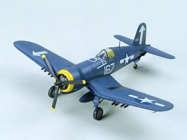tamiya-300060752-f4u-1d-corsair-modellbausatz-1-72-unlackiert image 1