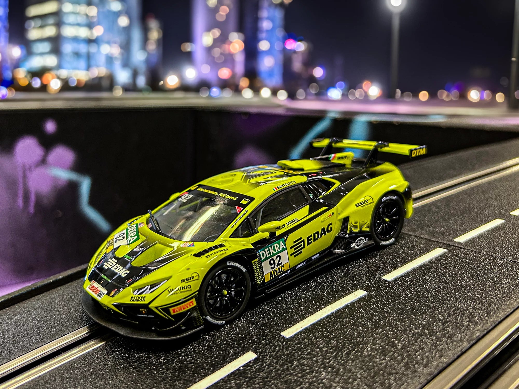 carrera-digital-132-lamborghini-huracan-gt3-evo2-slotcar-dtm-no-92 image 2