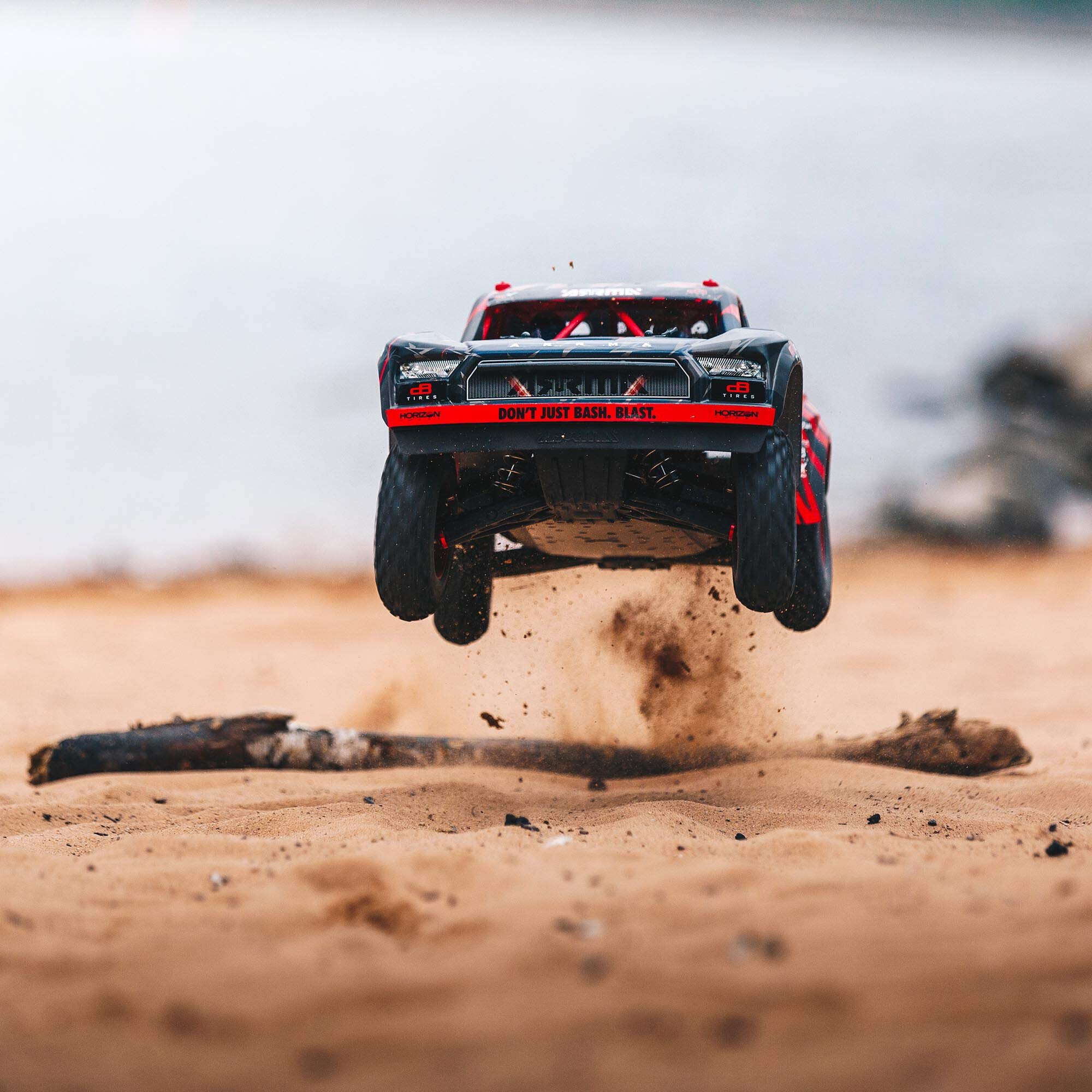 arrma-mojave-6s-v2-desert-truck-rc-truck-1-7-rtr-rot image 8