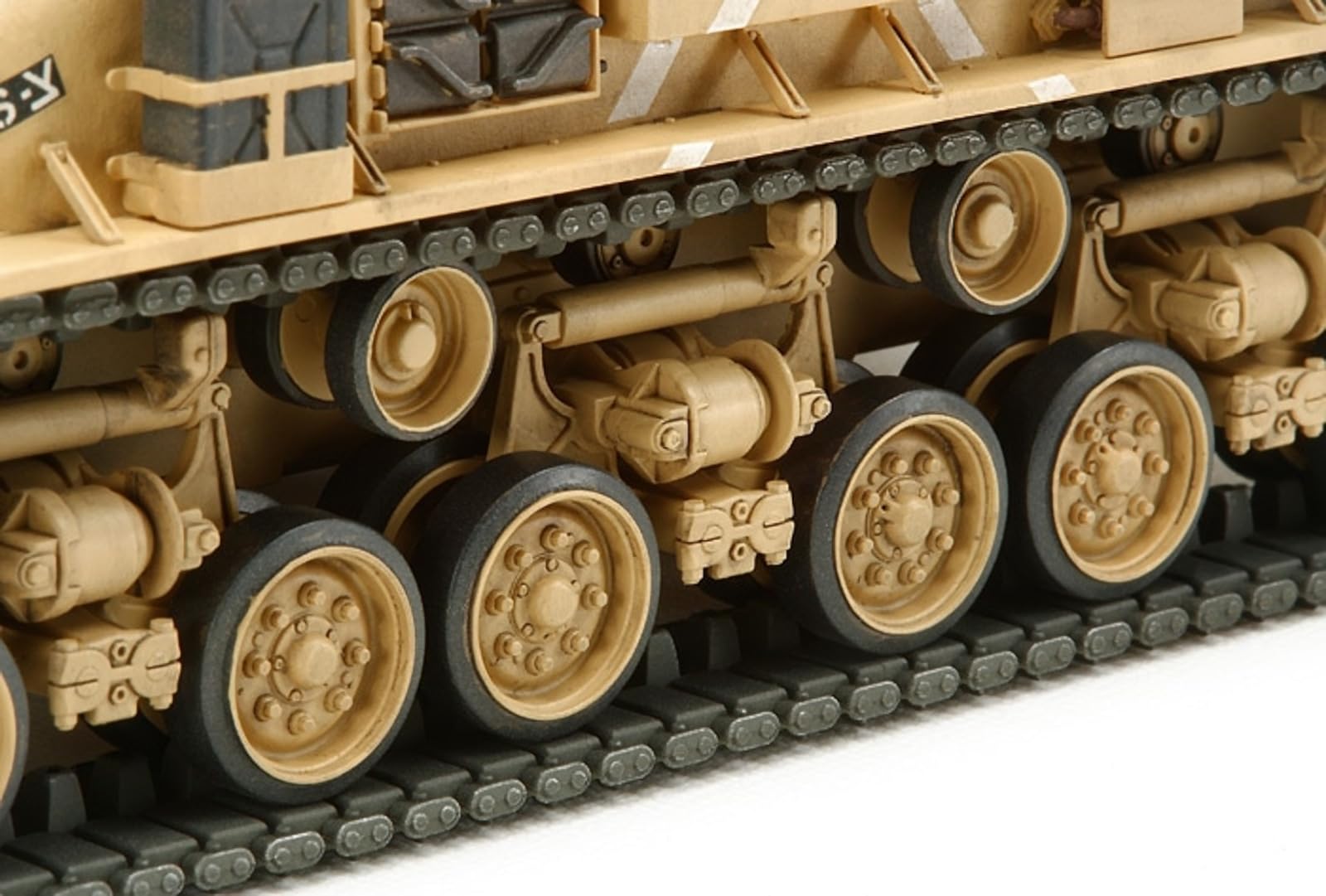 tamiya-35323-m51-super-sherman-panzer-modellbausatz-1-35 image 7