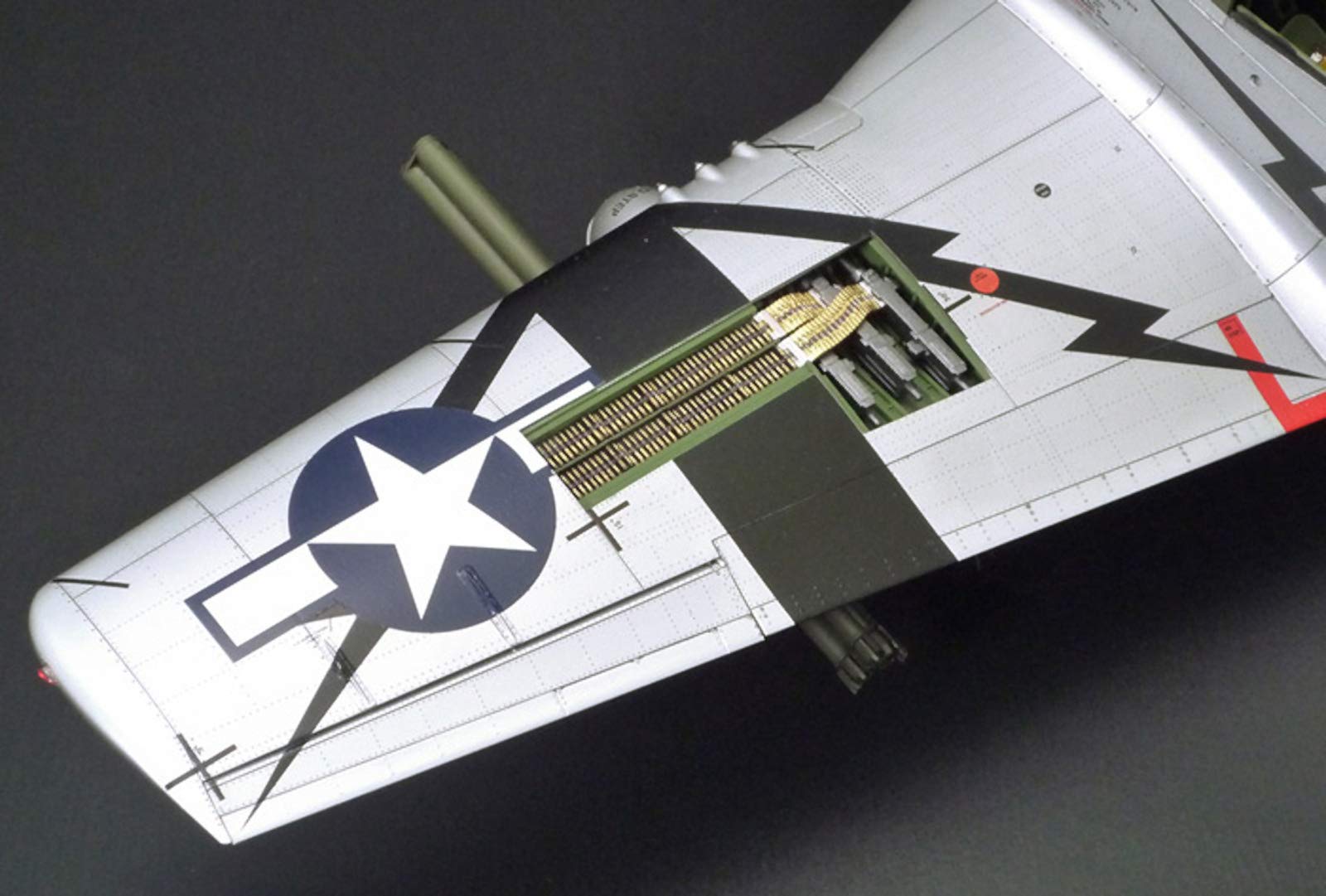 tamiya-p-51d-k-mustang-pacific-flugzeugbausatz-1-32 image 3