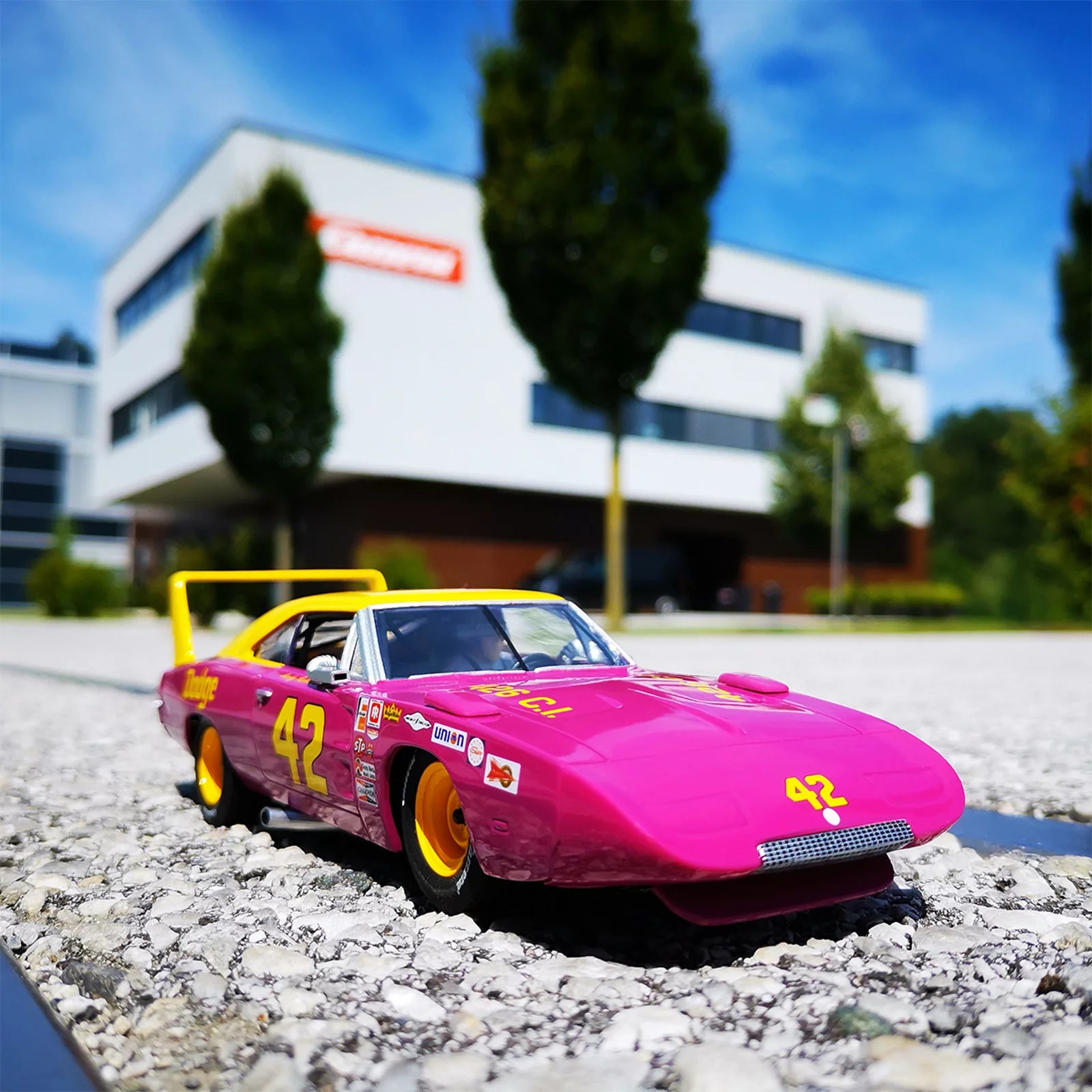 carrera-action-dodge-charger-daytona-slotcar-no-42-muscle-car image 2