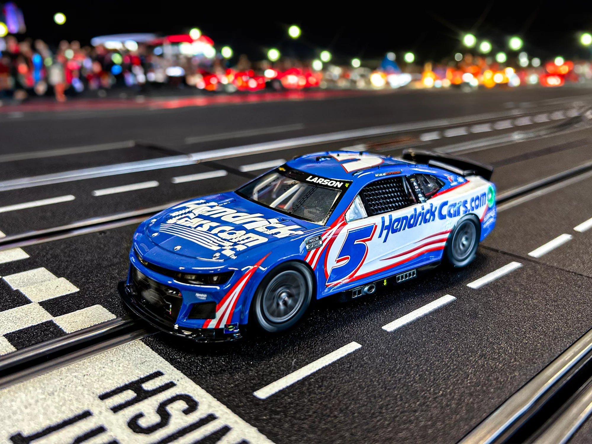 carrera-digital-132-nascar-camaro-zl1-no-5-slotcar-1-32 image 2