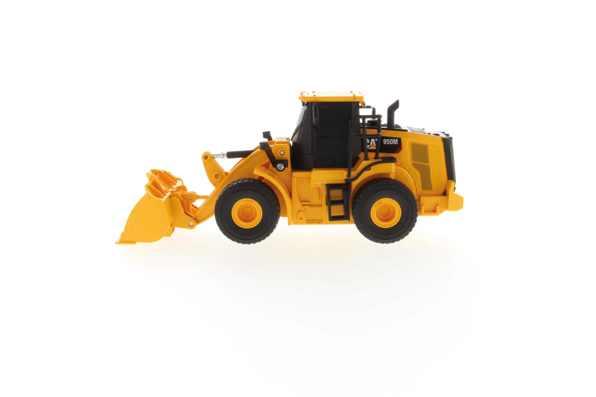 carrera-cat-950m-wheel-loader-rc-radlader-1-35 image 3