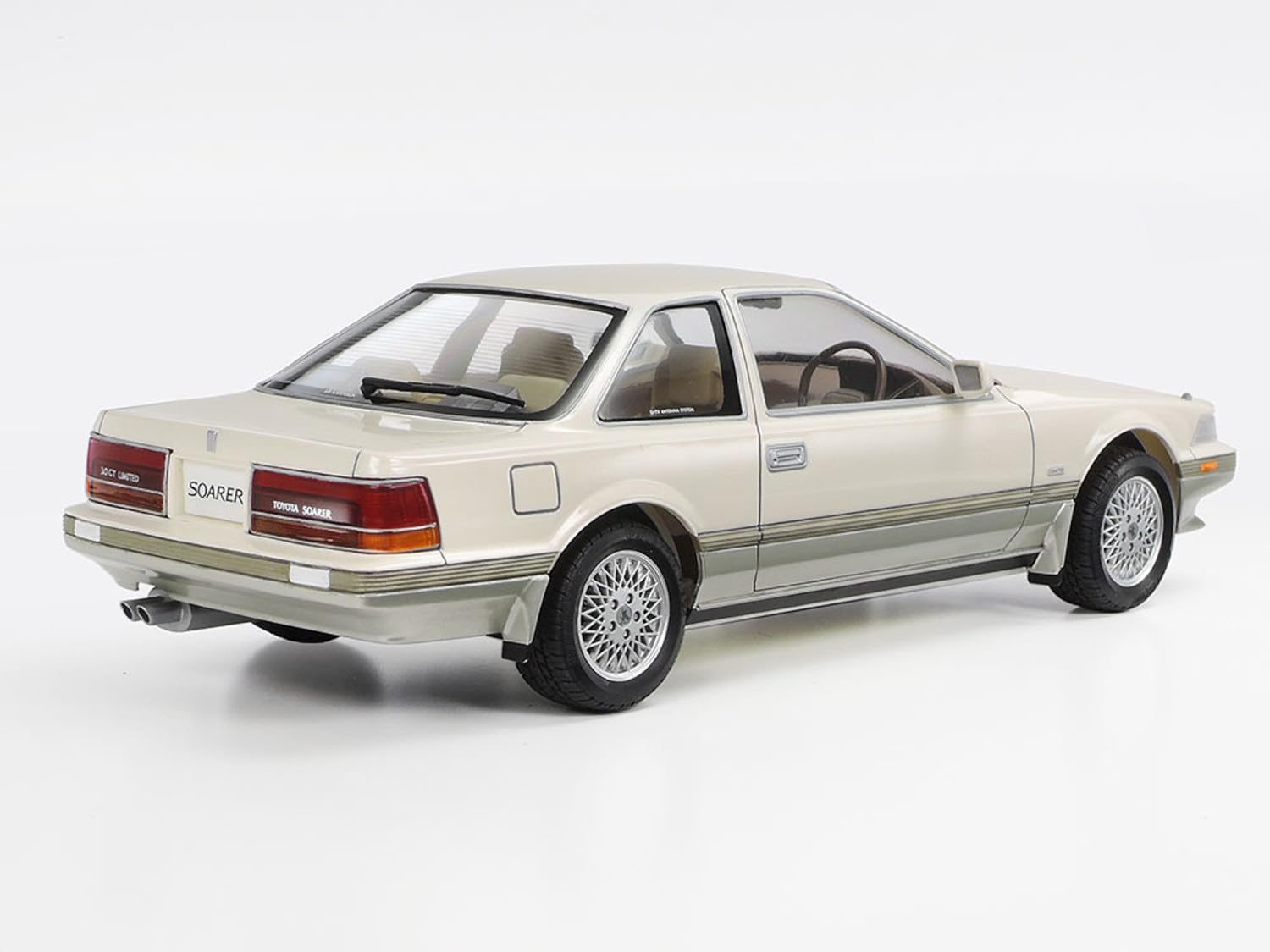 tamiya-24064-toyota-soarer-3-0gt-1-24-plastikbausatz image 3