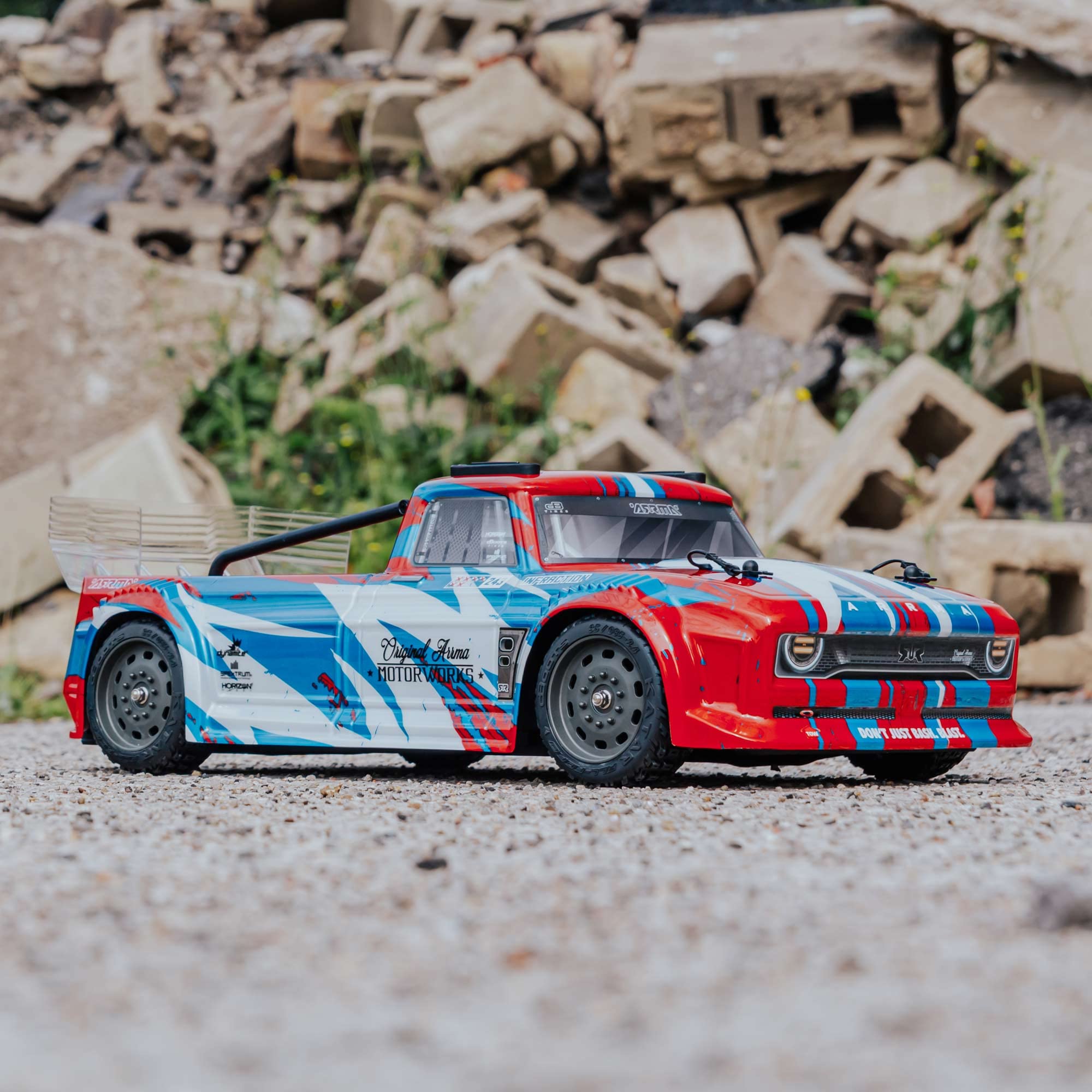 arrma-infraction-mega-resto-mod-truck-rtr-1-8-rot-blau image 7