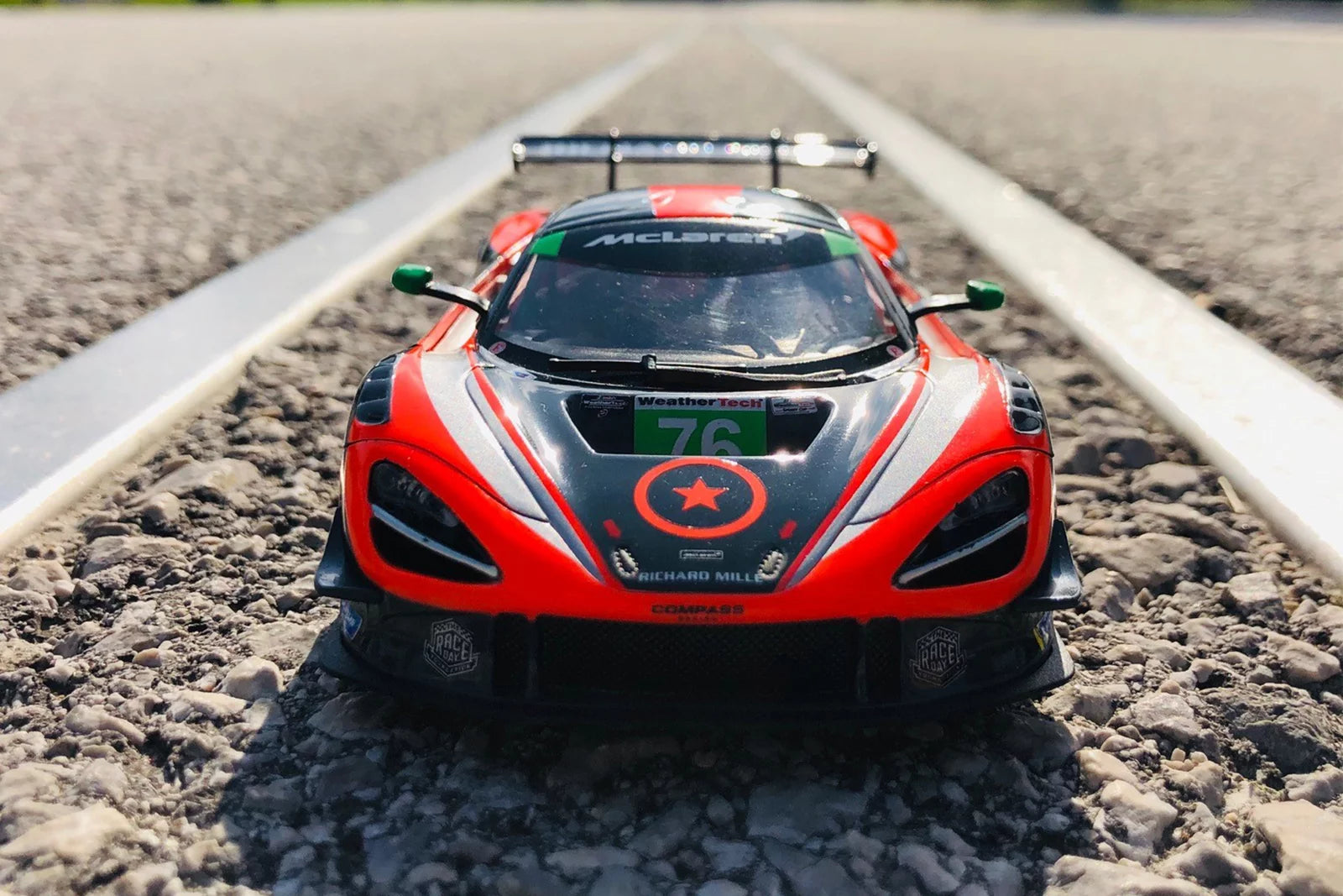 carrera-digital-132-mclaren-720s-gt3-no-76-slotcar image 3