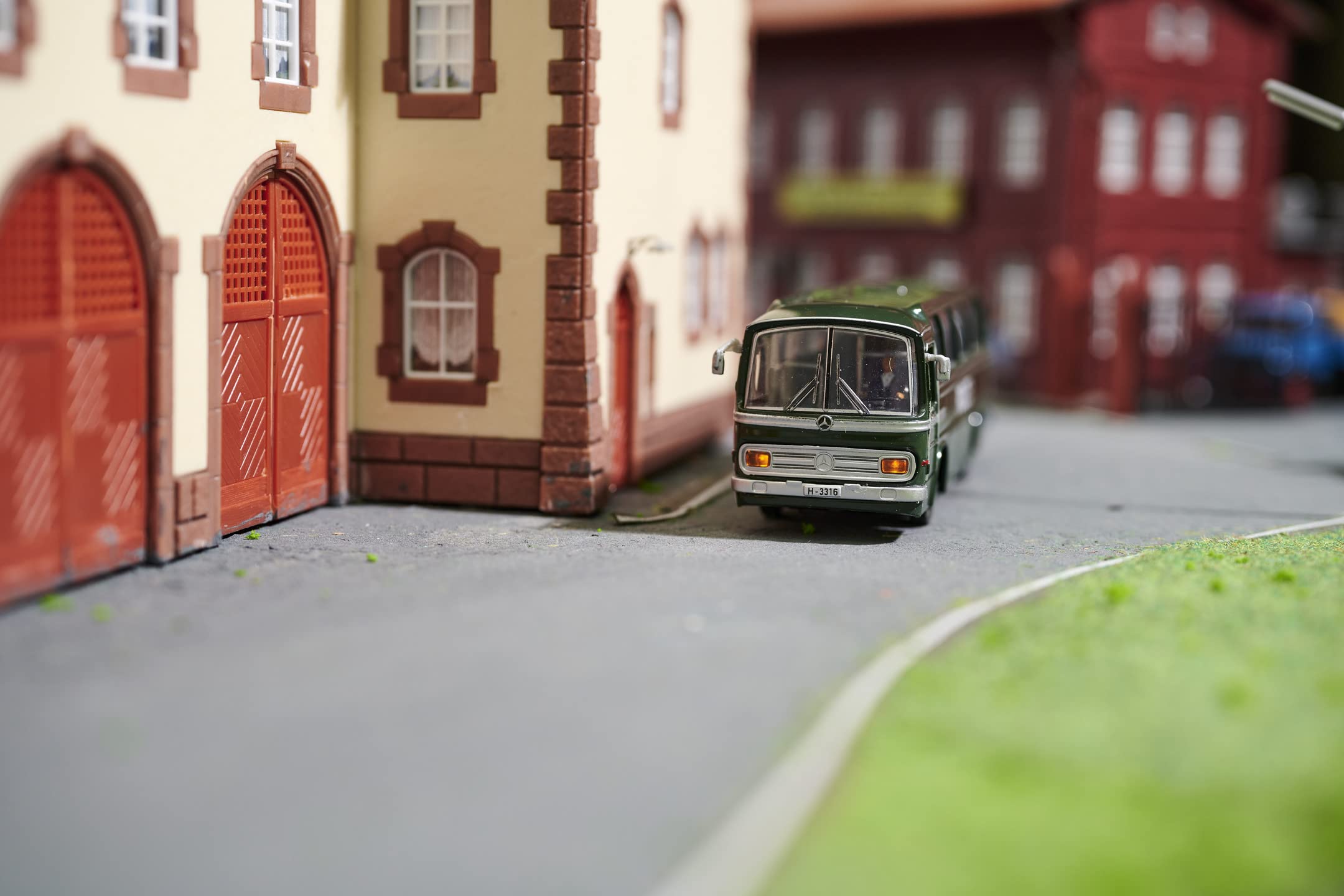 carson-mb-bus-o-302-polizei-1-87-rc-bus-mit-led image 2