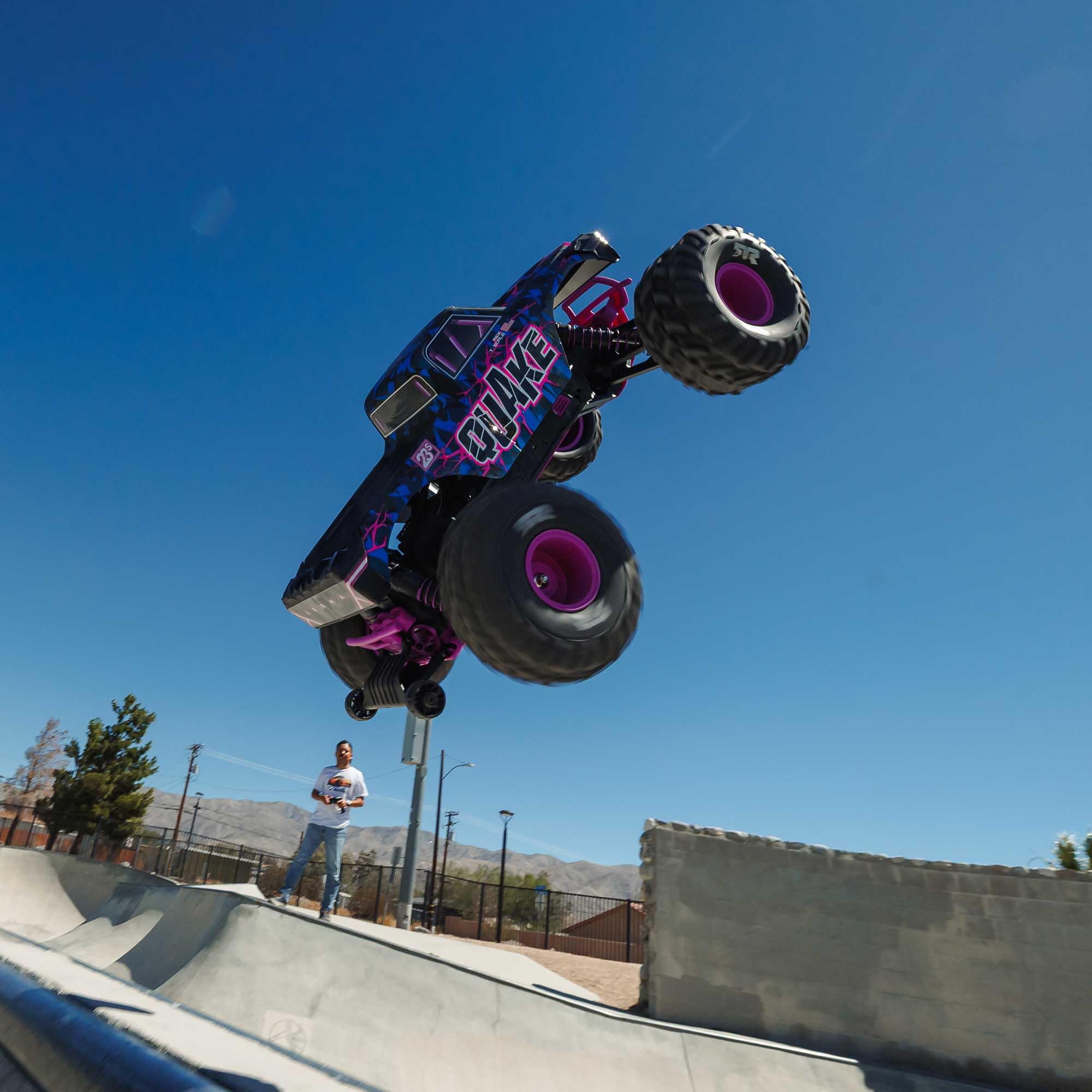 arrma-quake-223s-brushless-monster-truck-1-10-rtr-lila image 4