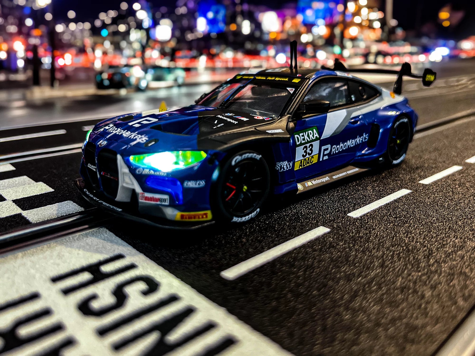 carrera-digital-132-bmw-m4-gt3-schubert-no-33-slotcar-1-32 image 2
