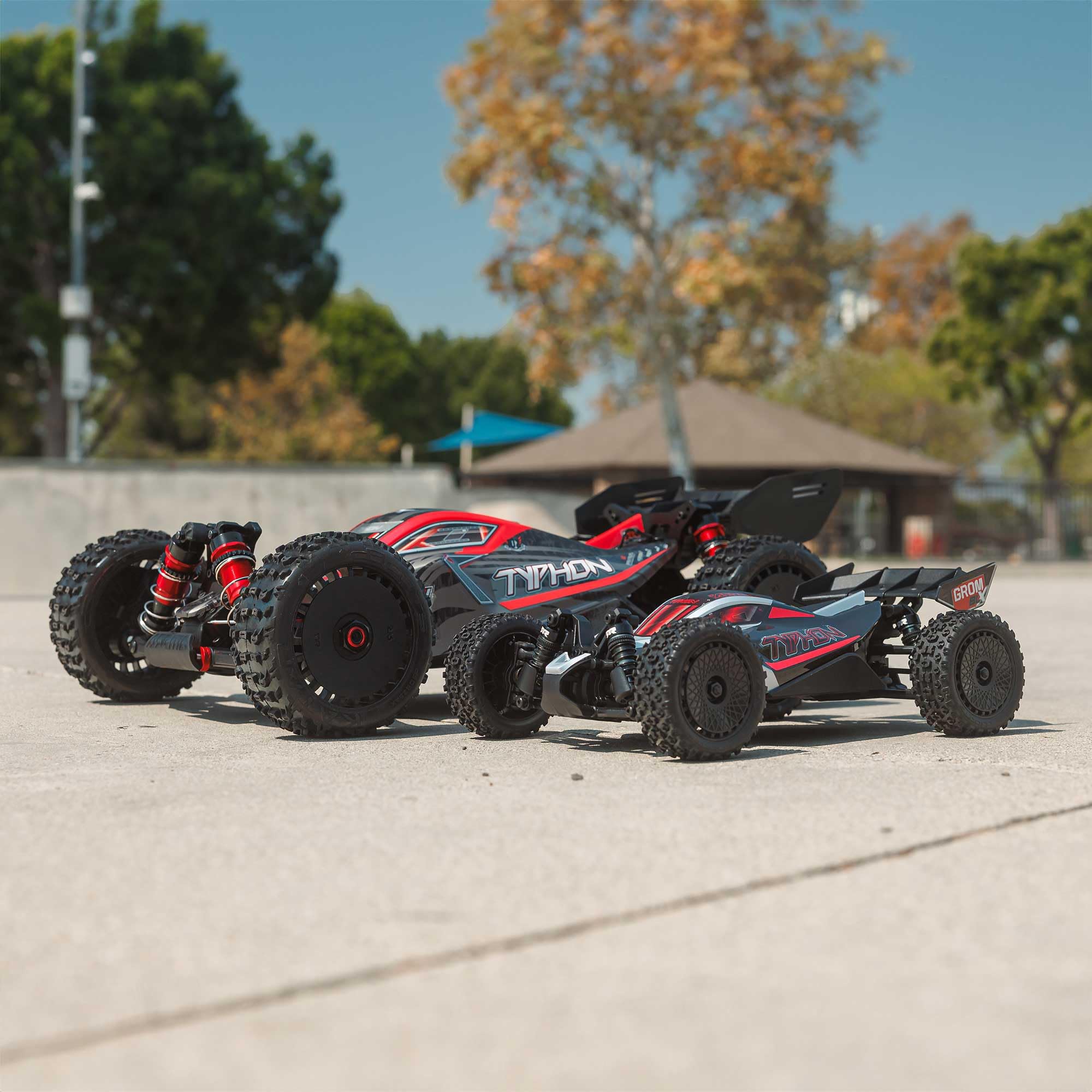 arrma-grom-typhon-223s-blx-buggy-4x4-silber-rtr image 7