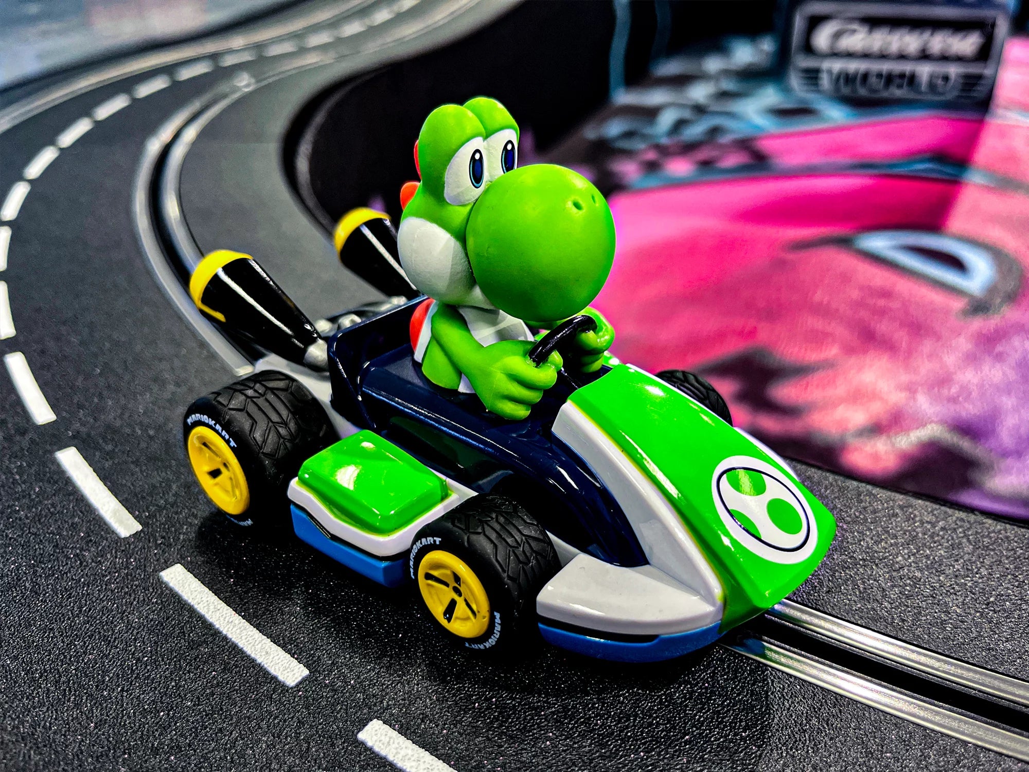 carrera-go-mario-kart-yoshi-slotcar-rennauto image 2