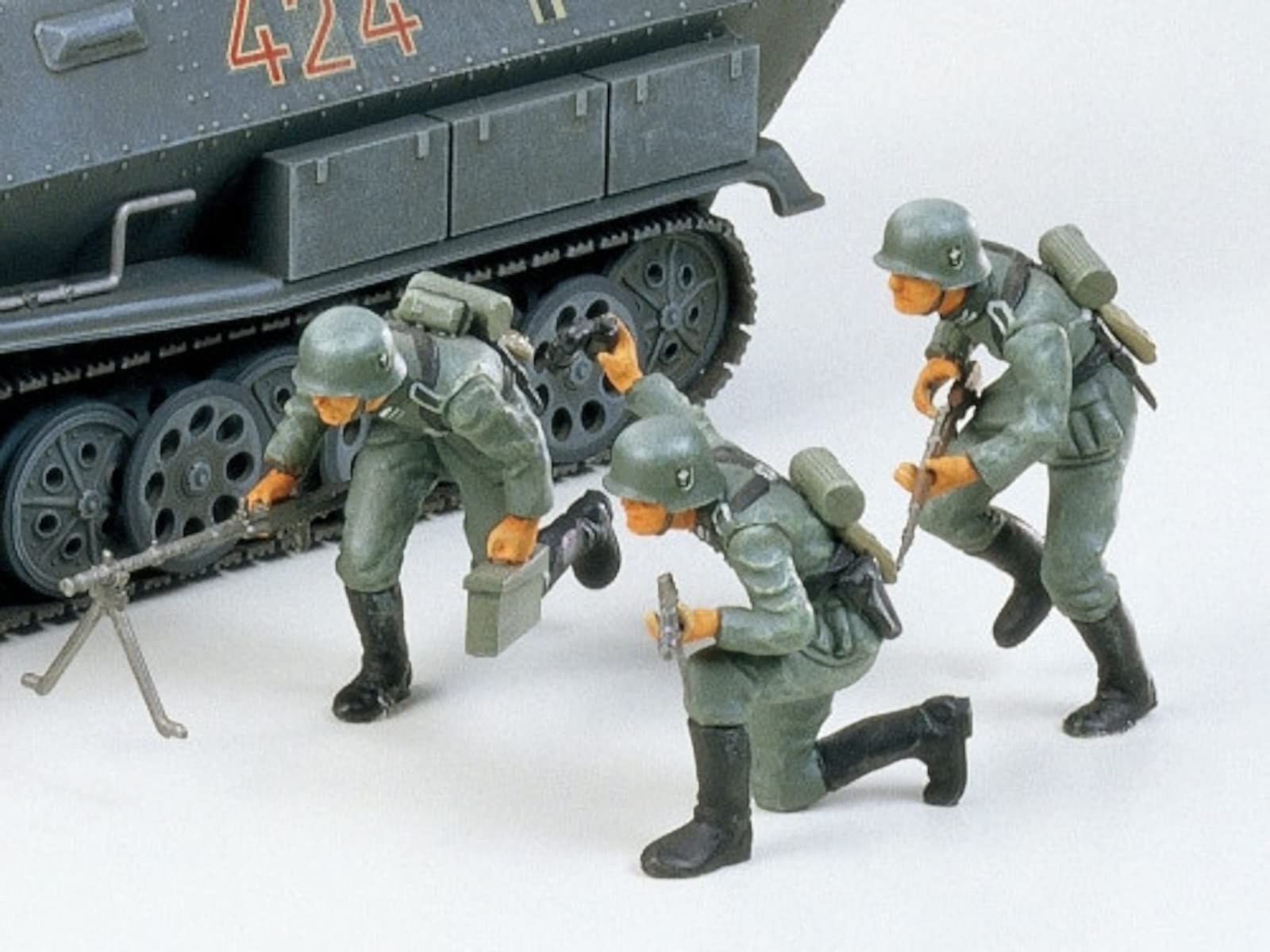 tamiya-sdkfz-251-1-hanomag-300035020-bausatz-1-35-halbketten image 4