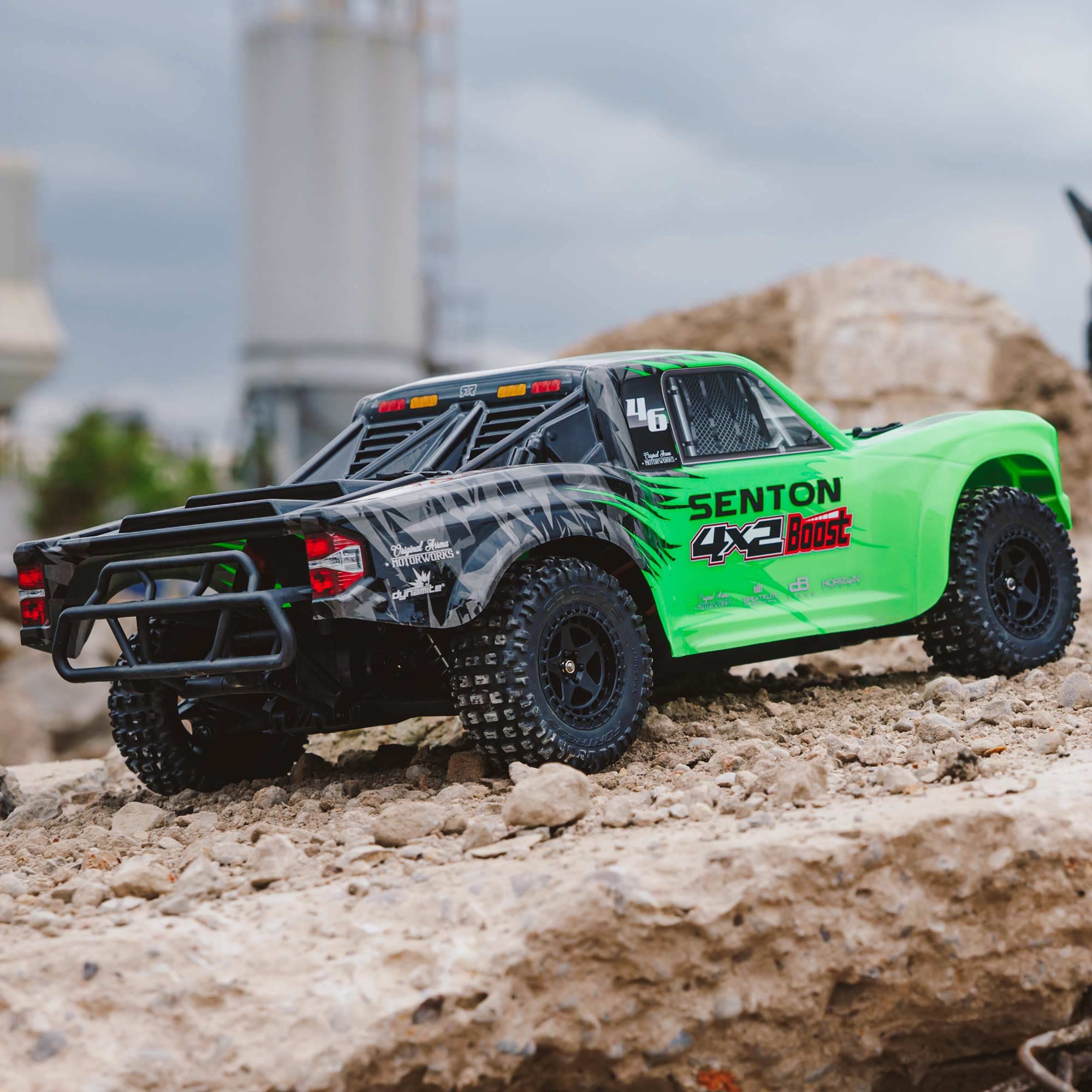 arrma-senton-1-10-4x2-boost-mega-truck-rtr-gr-n image 6