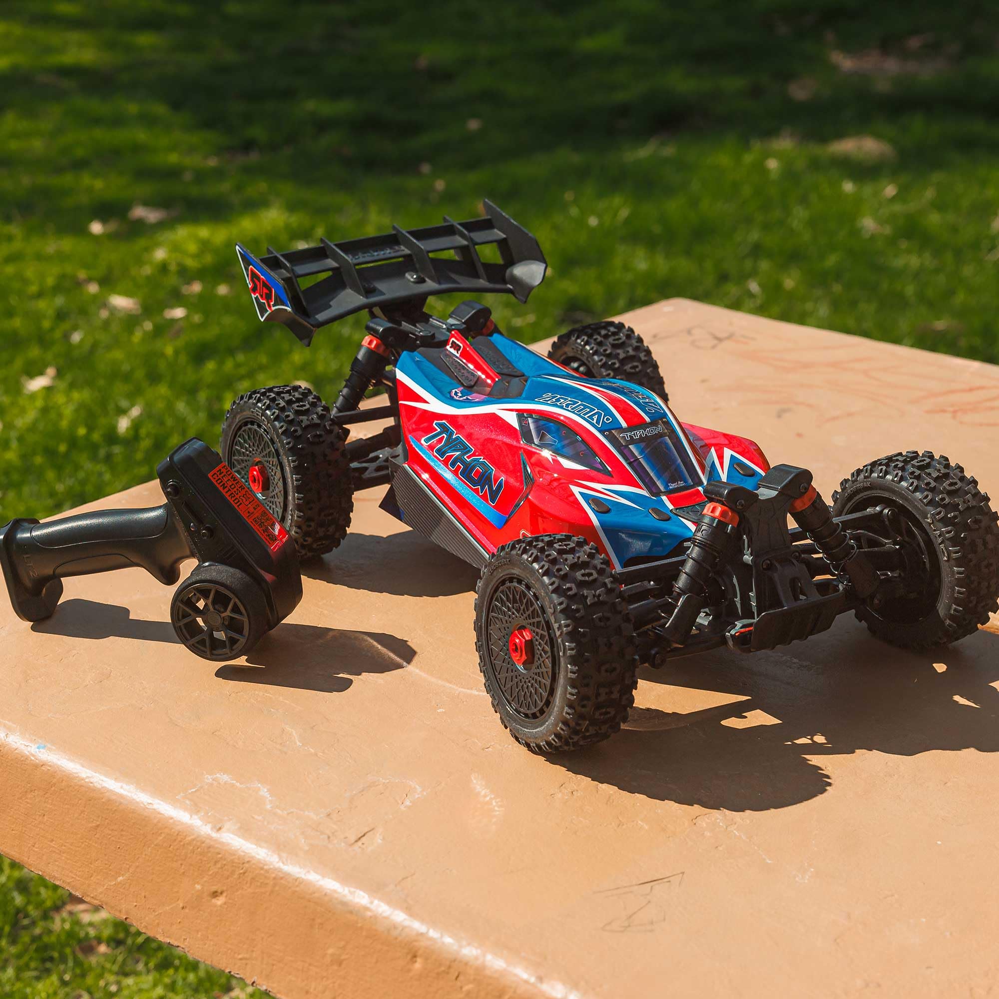 arrma-typhon-mega-665-buggy-1-8-4x4-rot-rtr image 2
