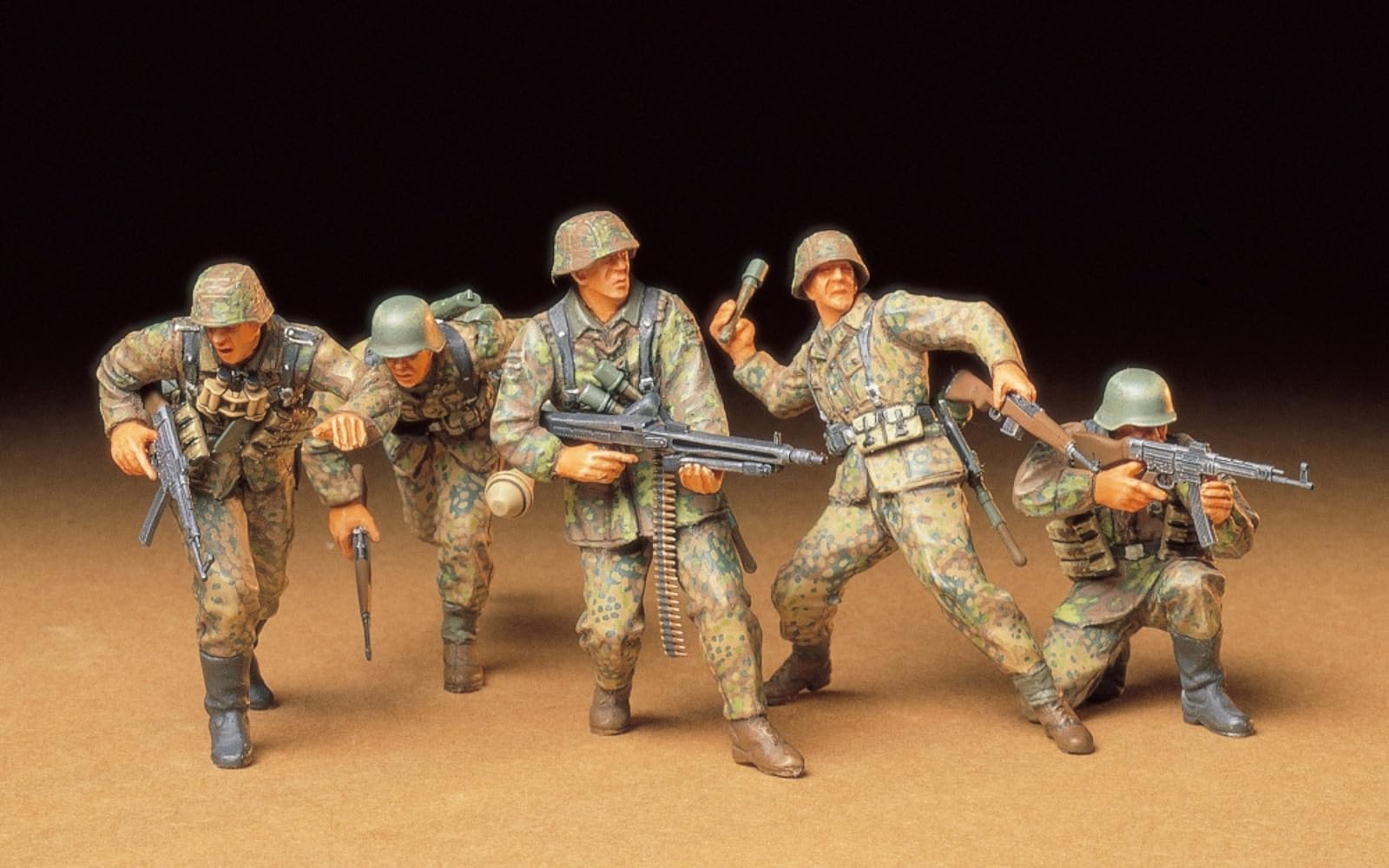 tamiya-35196-deutsche-frontsoldaten-figuren-set-1-35-5 image 3