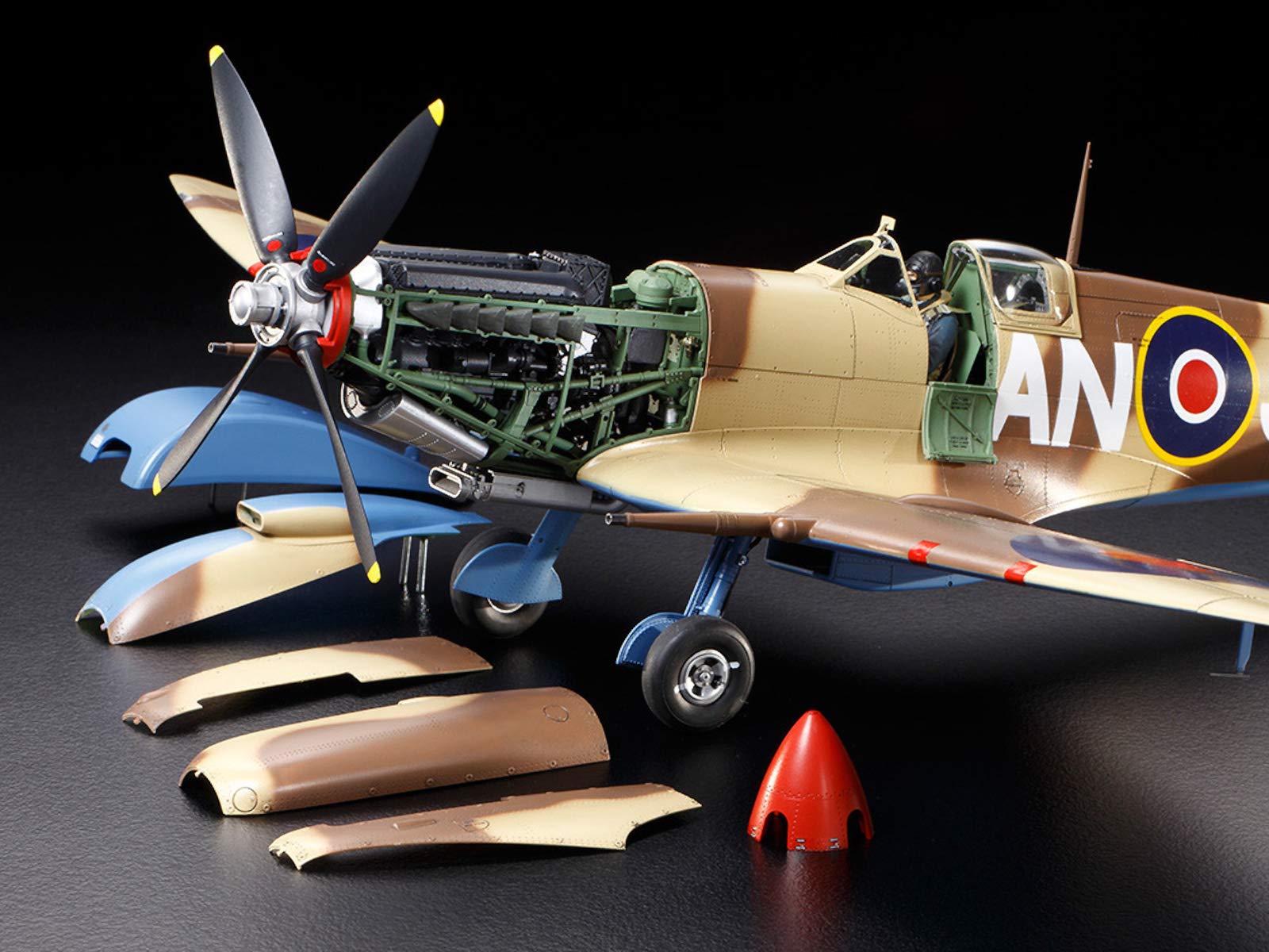tamiya-60320-supermarine-spitfire-mk-viii-bausatz-1-32 image 2