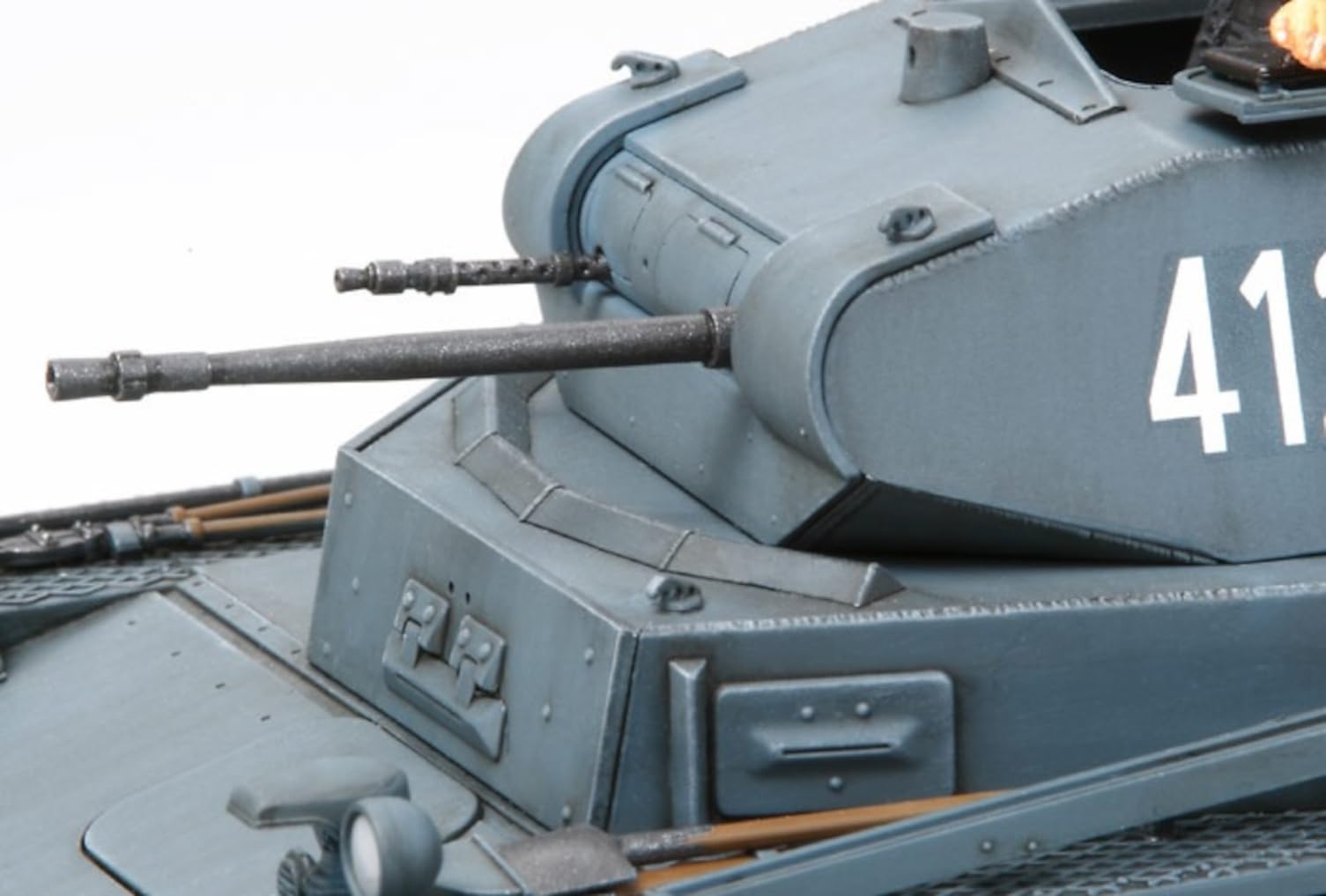 tamiya-300035292-panzerkampfwagen-ii-a-b-c-1-35-bausatz image 3