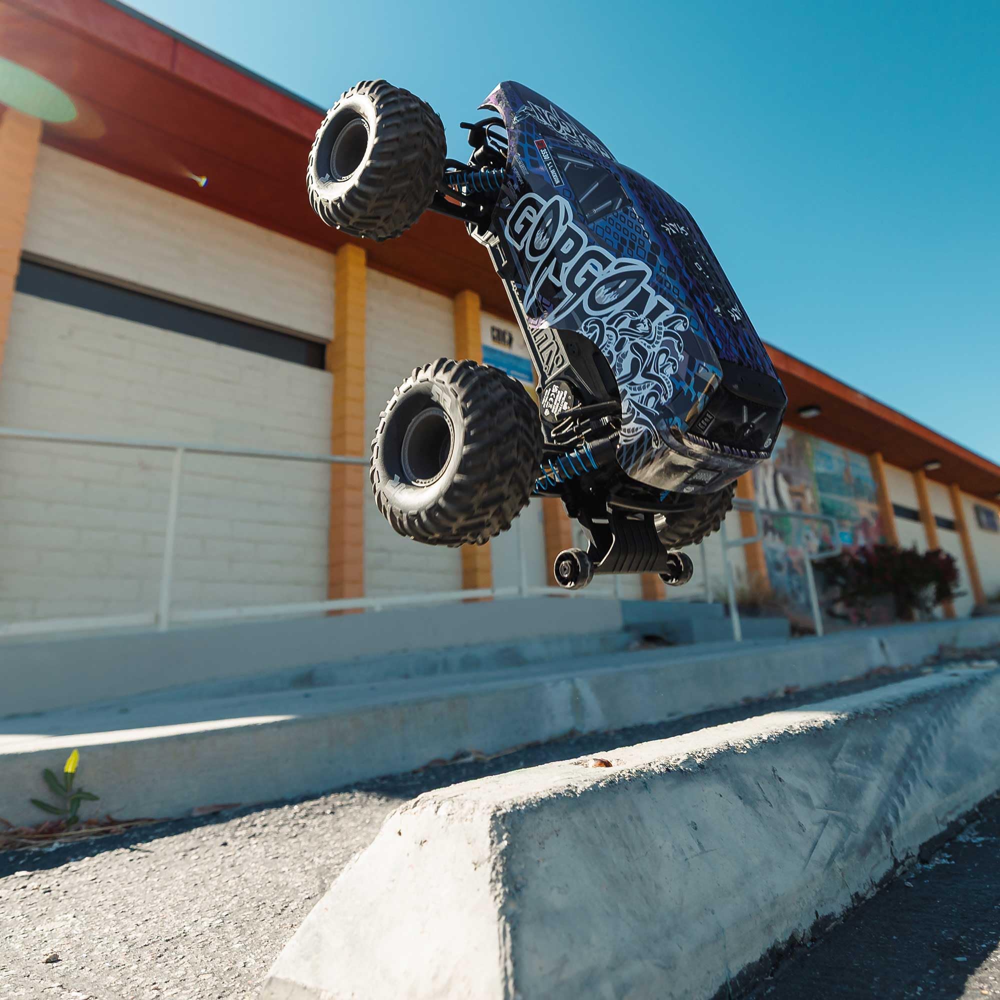 arrma-gorgon-223s-2wd-brushless-monster-truck-1-10-blau-schwarz image 3