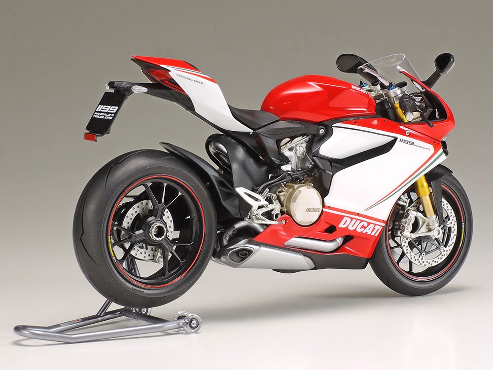 tamiya-ducati-1199-panigale-s-tricolore-bausatz-1-12-300014132 image 3