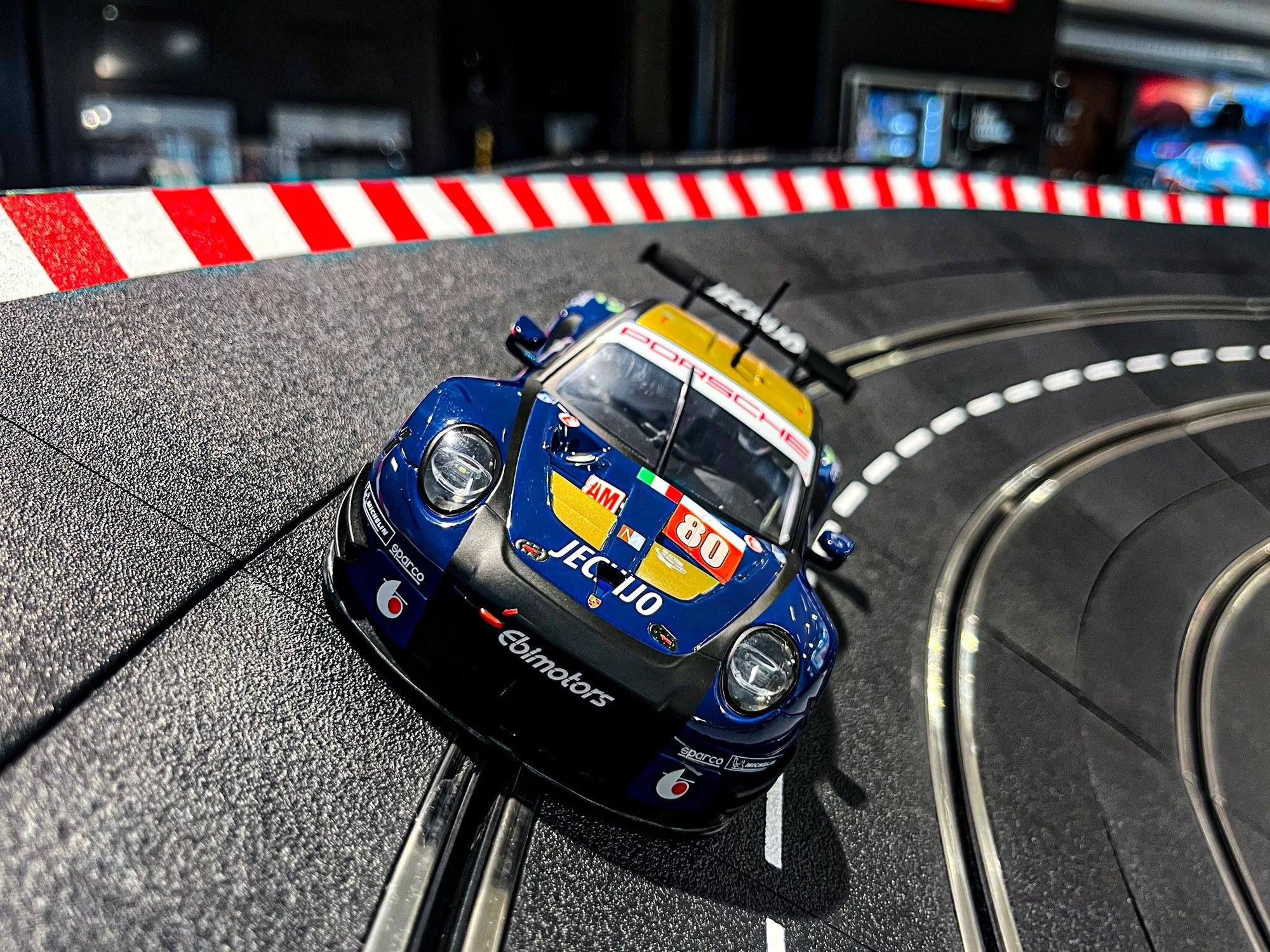 carrera-digital-132-porsche-911-rsr-ebimotors-no-80-slotcar-1-24 image 4