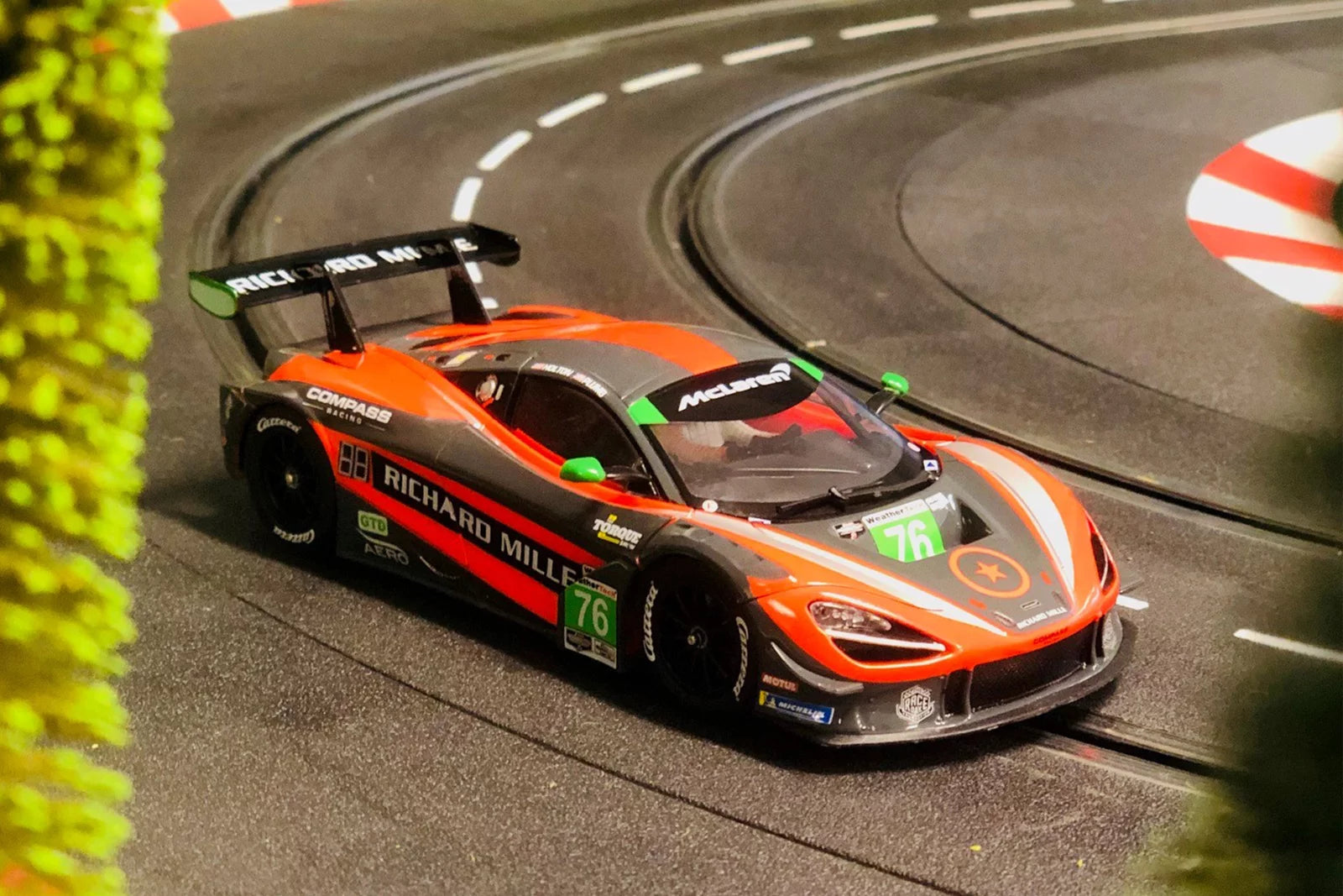 carrera-digital-132-mclaren-720s-gt3-no-76-slotcar image 2