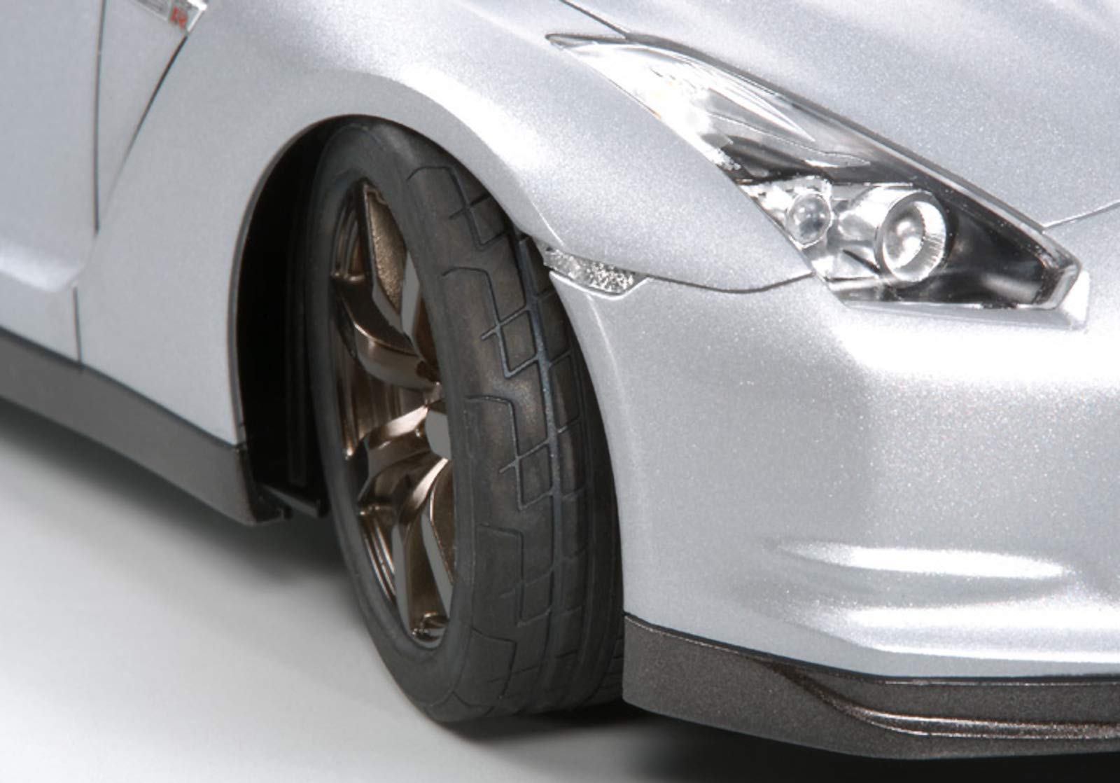 tamiya-300024300-nissan-gt-r-modellbausatz-1-24-unlackiert image 7