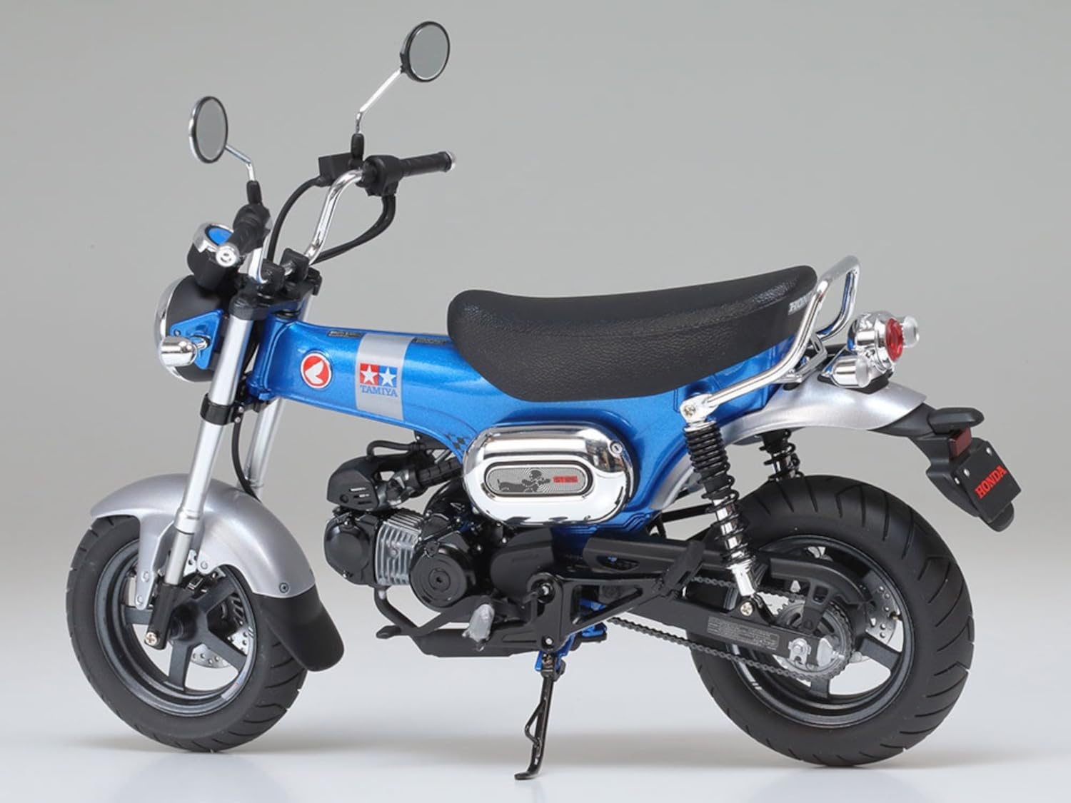 tamiya-static-models-14142-honda-dax-125-motorrad-bausatz-1-12 image 2