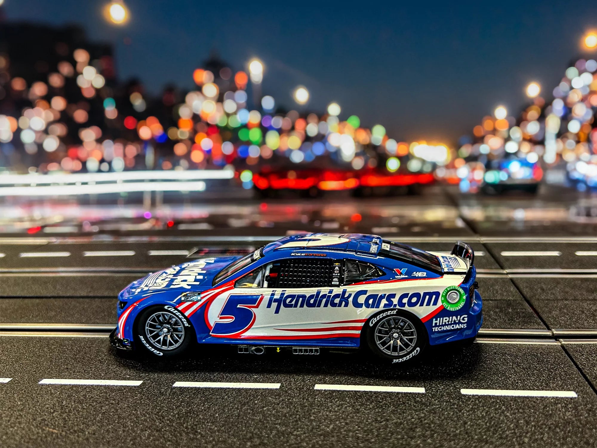 carrera-digital-132-nascar-camaro-zl1-no-5-slotcar-1-32 image 3