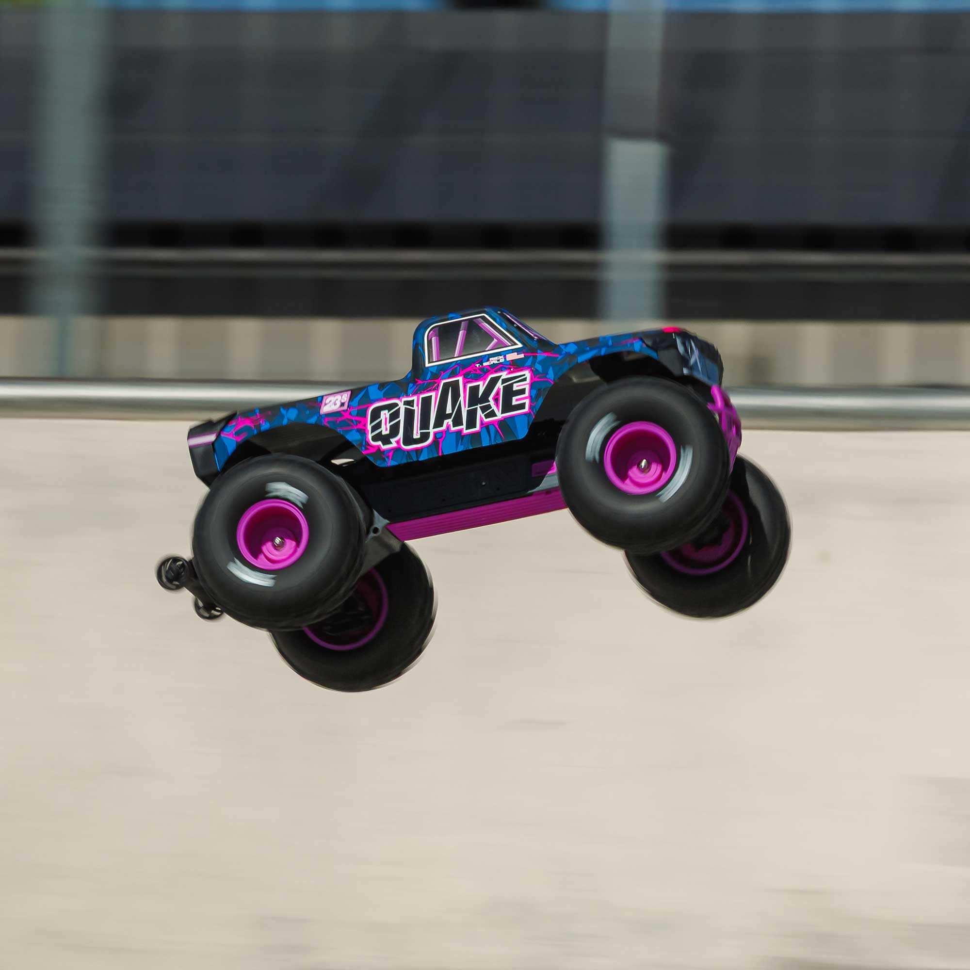 arrma-quake-223s-brushless-monster-truck-1-10-rtr-lila image 7