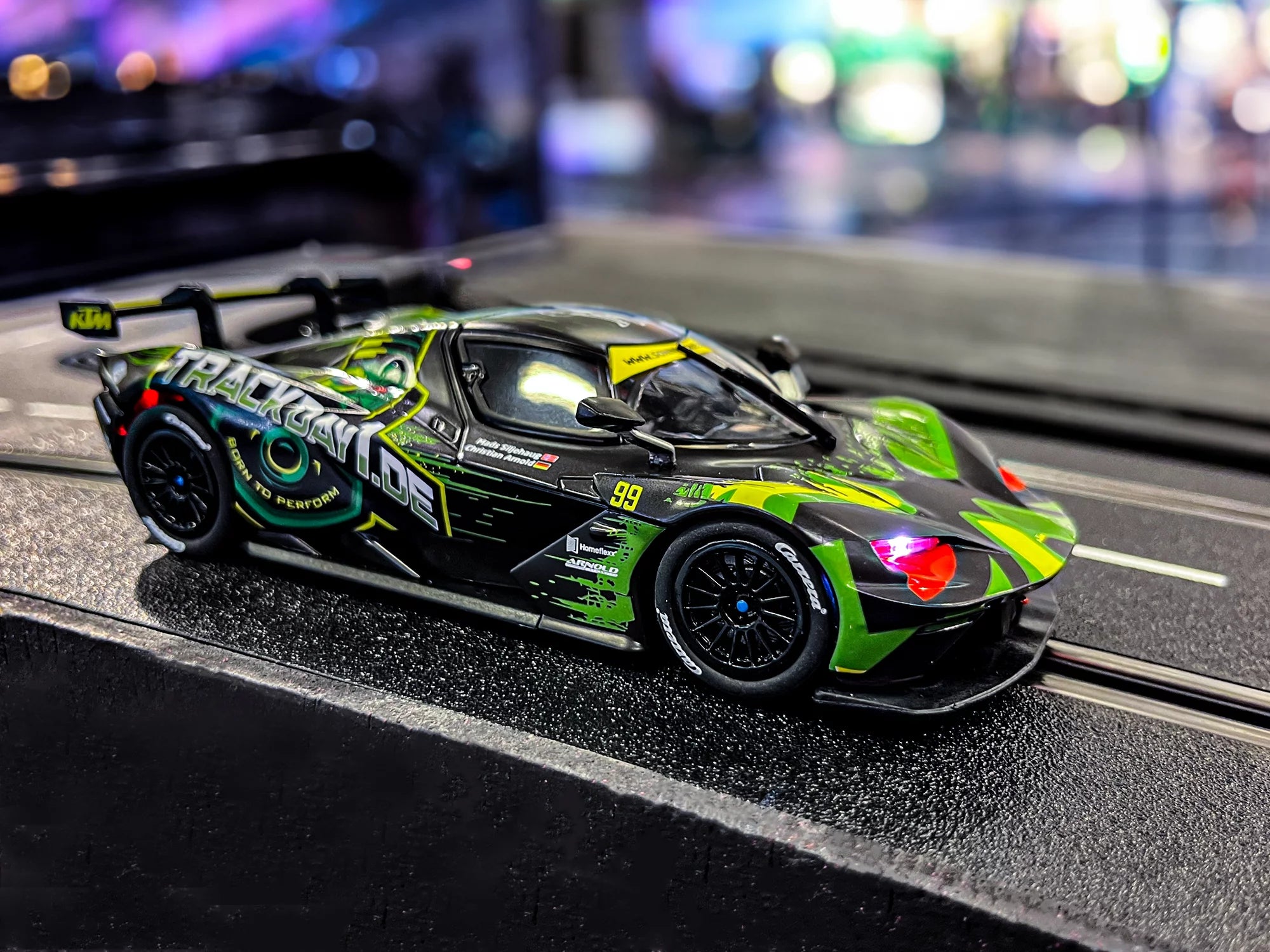carrera-digital-132-ktm-x-bow-gt2-slotcar-trackday1-de image 2