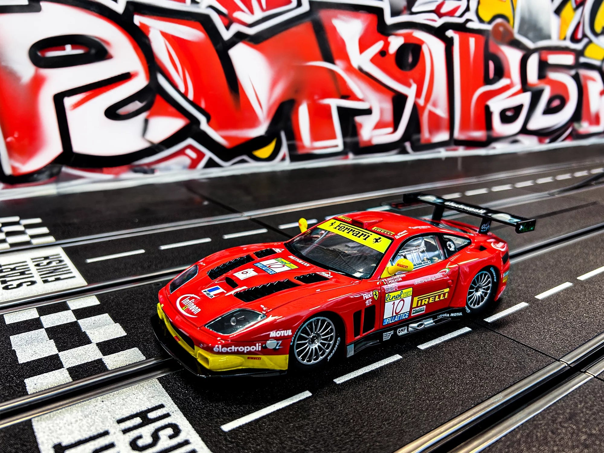 carrera-digital-124-ferrari-575-gtc-slotcar-no-10-mit-bremslicht image 2