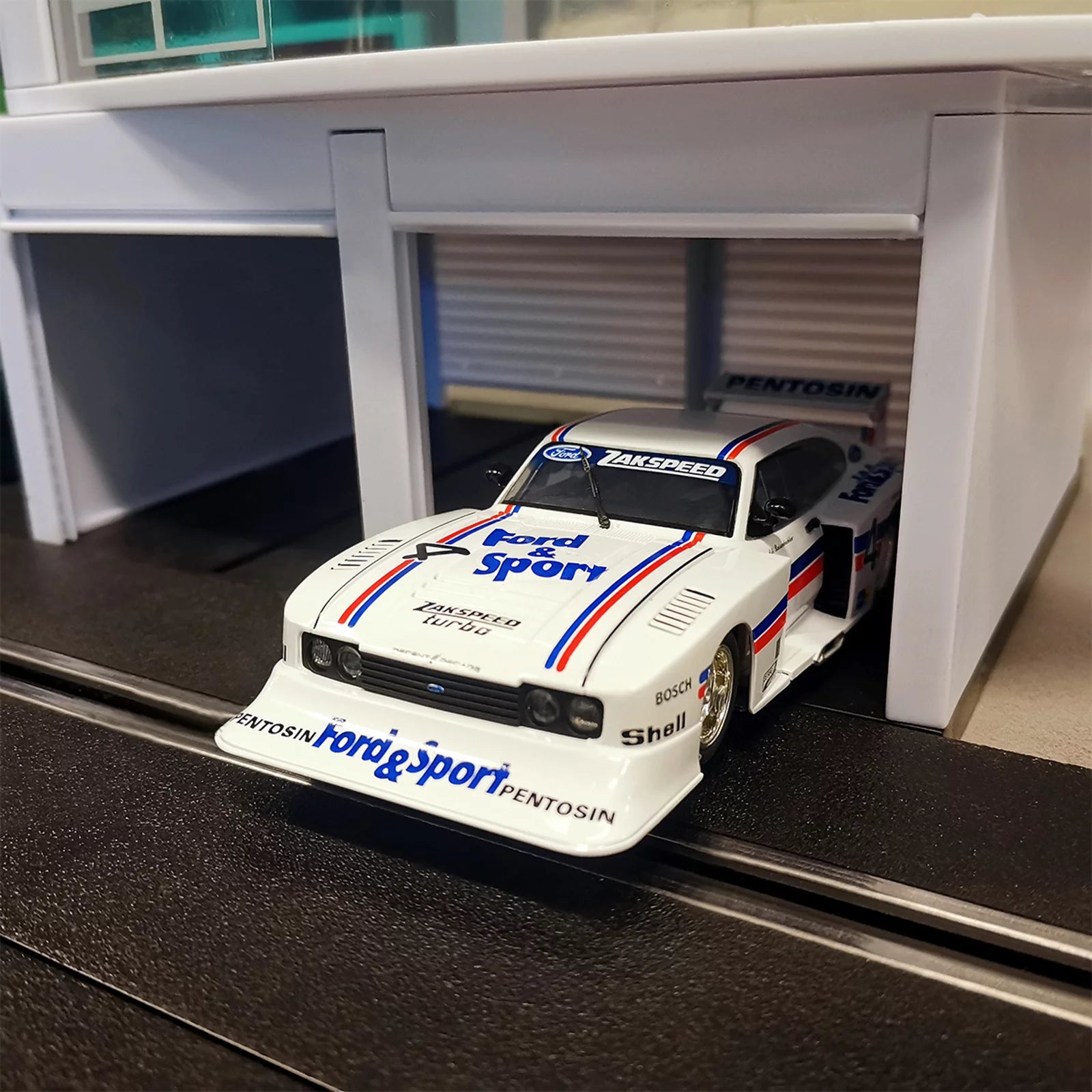 carrera-digital-132-ford-capri-zakspeed-turbo-slotcar-no-4 image 2