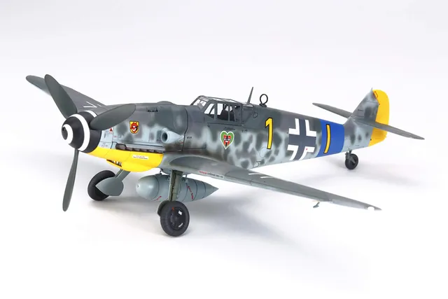 tamiya-61117-bf109-g-6-modellbausatz-1-48-flugzeug image 1