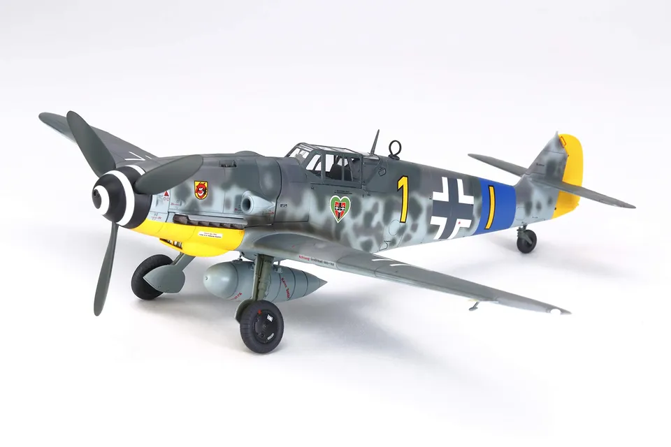 tamiya-61117-bf109-g-6-modellbausatz-1-48-flugzeug image 1
