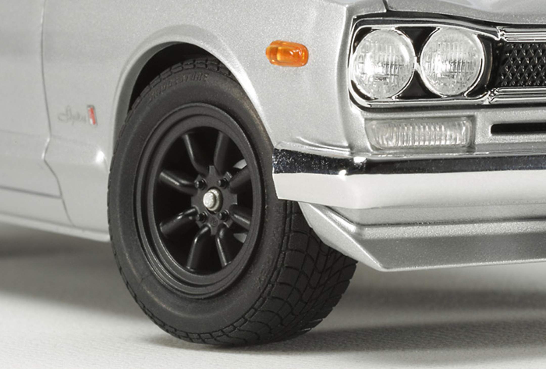 tamiya-nissan-skyline-2000-gt-r-modellbausatz-1-24-unlackiert image 5