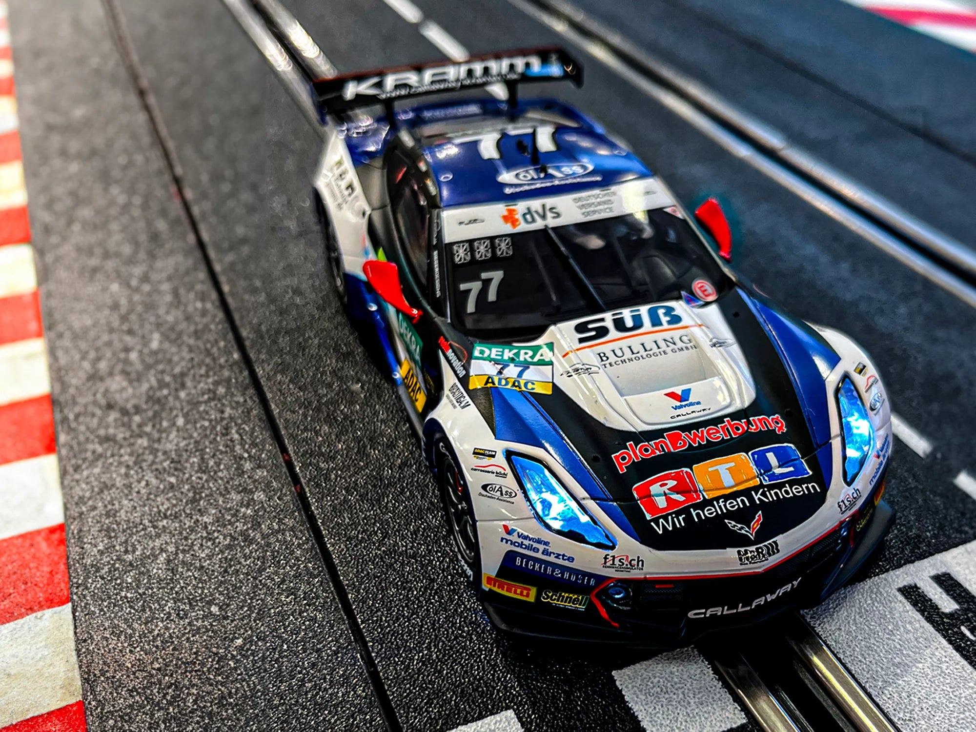 carrera-digital-132-corvette-c7-gt3-r-slotcar-no-77-1-32 image 3