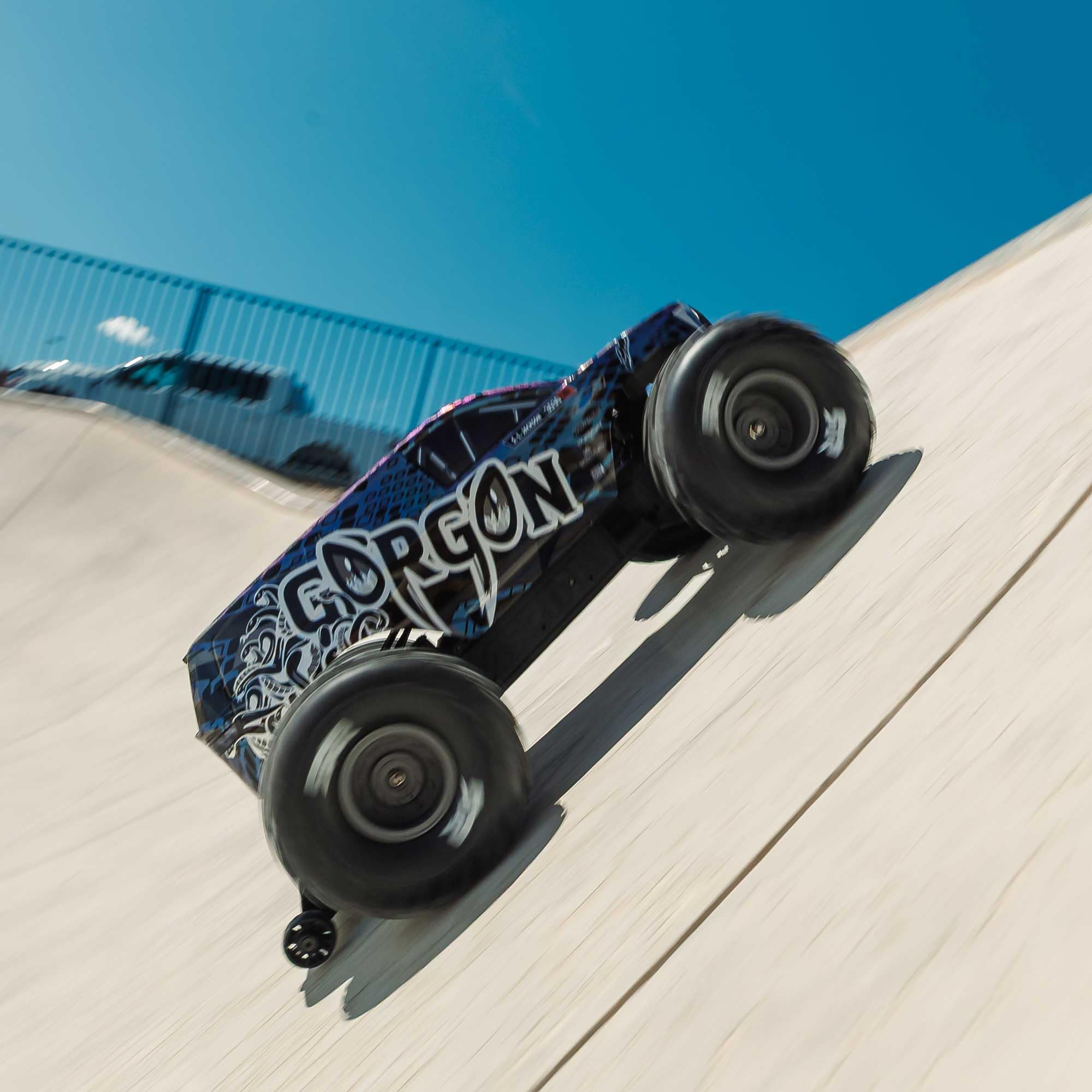arrma-gorgon-223s-2wd-brushless-monster-truck-1-10-blau-schwarz image 7