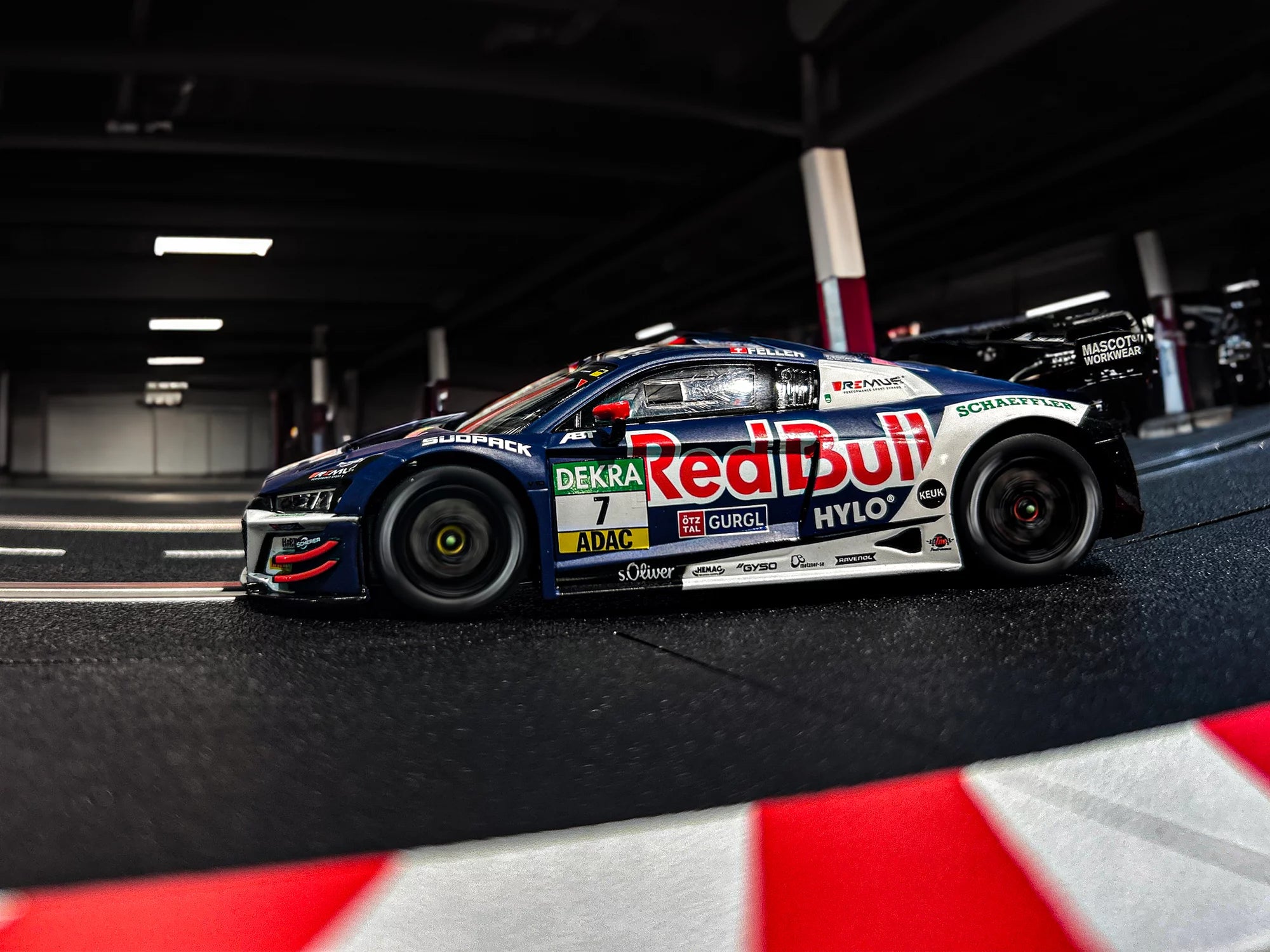 carrera-digital-132-audi-r8-lms-gt3-evo-ii-abt-no-7-slotcar image 3