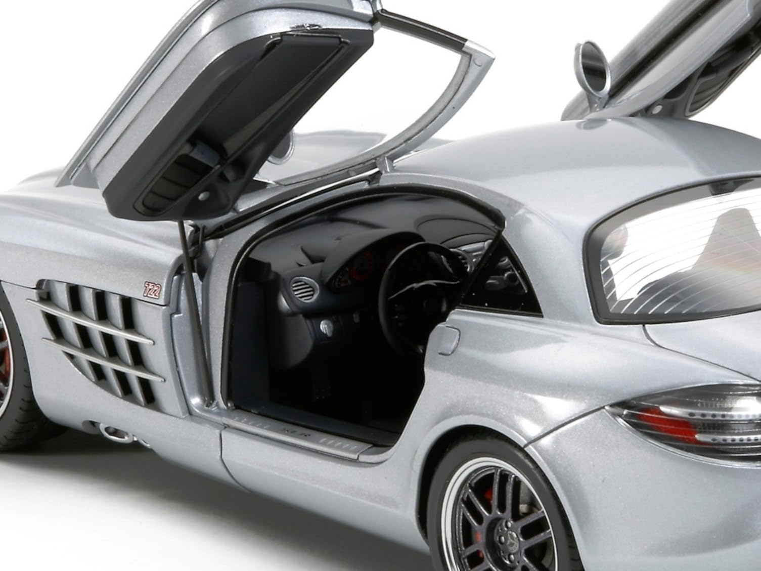 tamiya-mercedes-slr-722-mclaren-1-24-autobausatz-plastik image 3