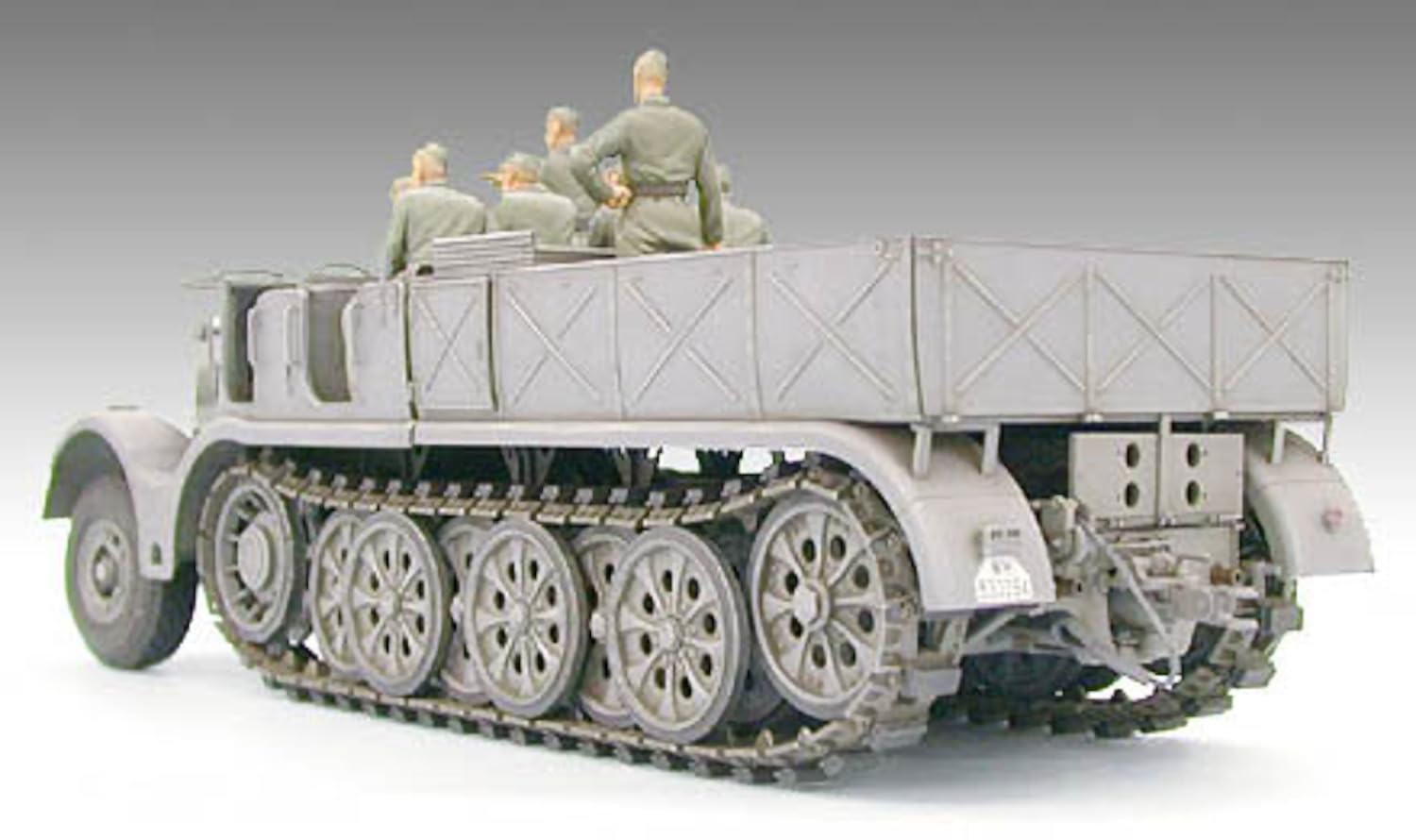 tamiya-sd-kfz-9-famo-1-35-bausatz-grau-8-figuren image 4